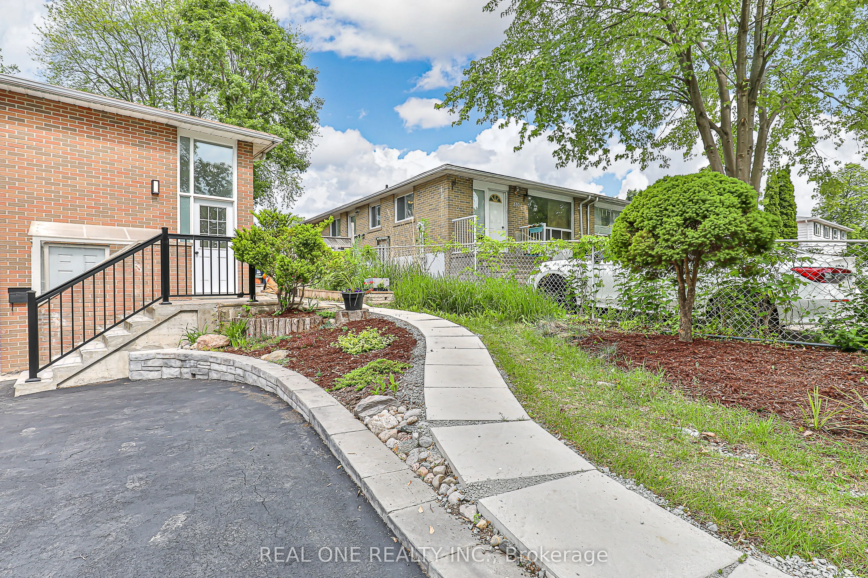 368 Hollyberry Trail