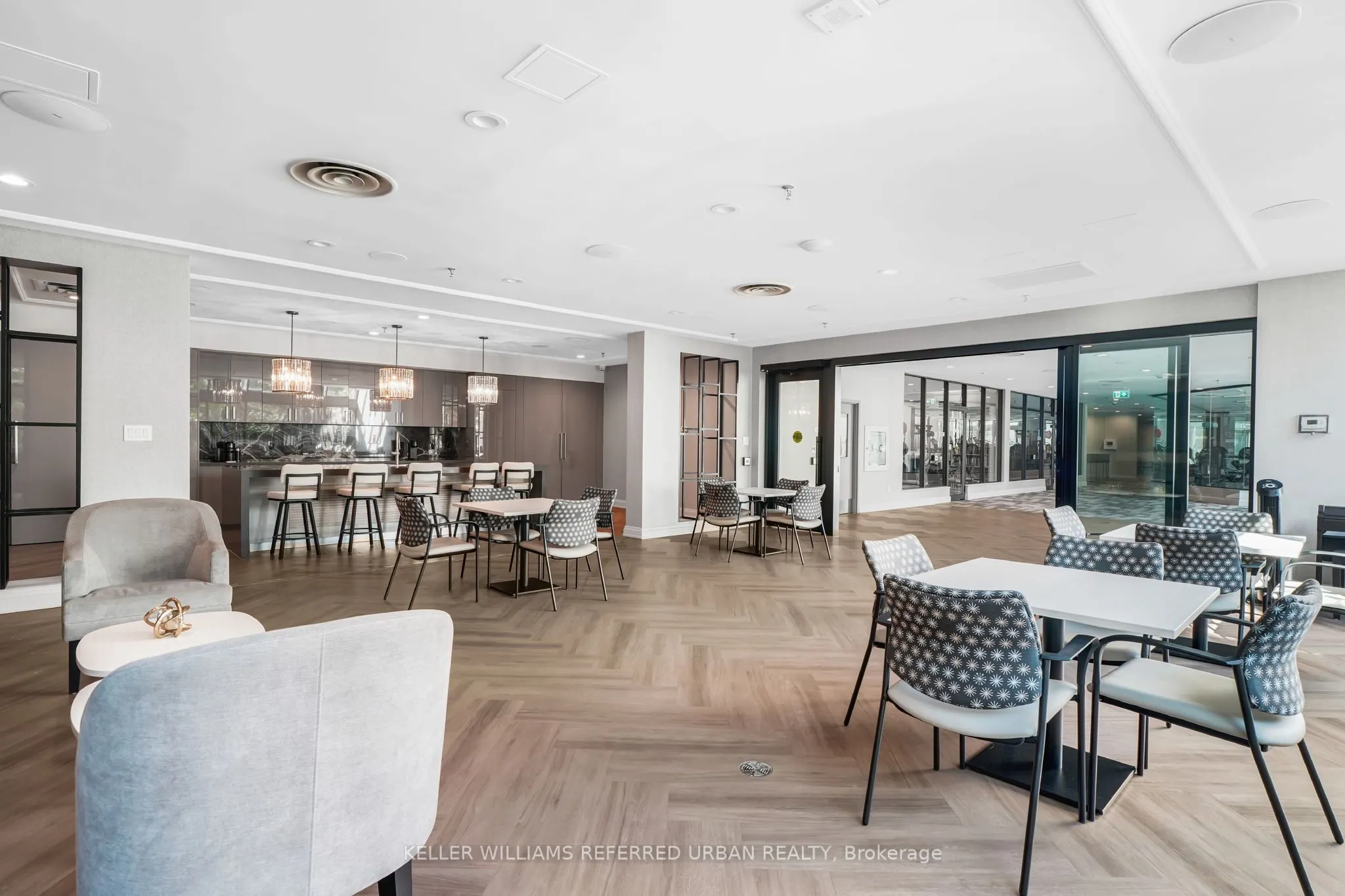 5444 Yonge Street, #501