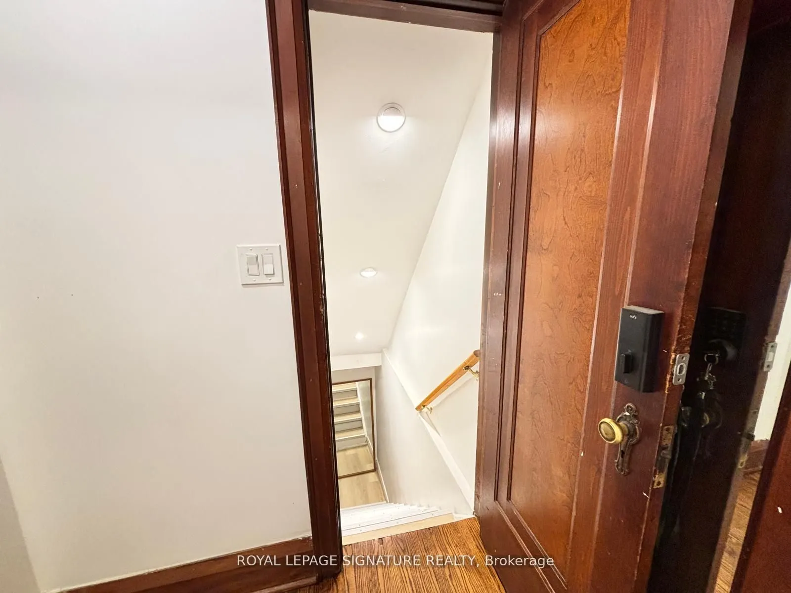 524 Eglinton Avenue E