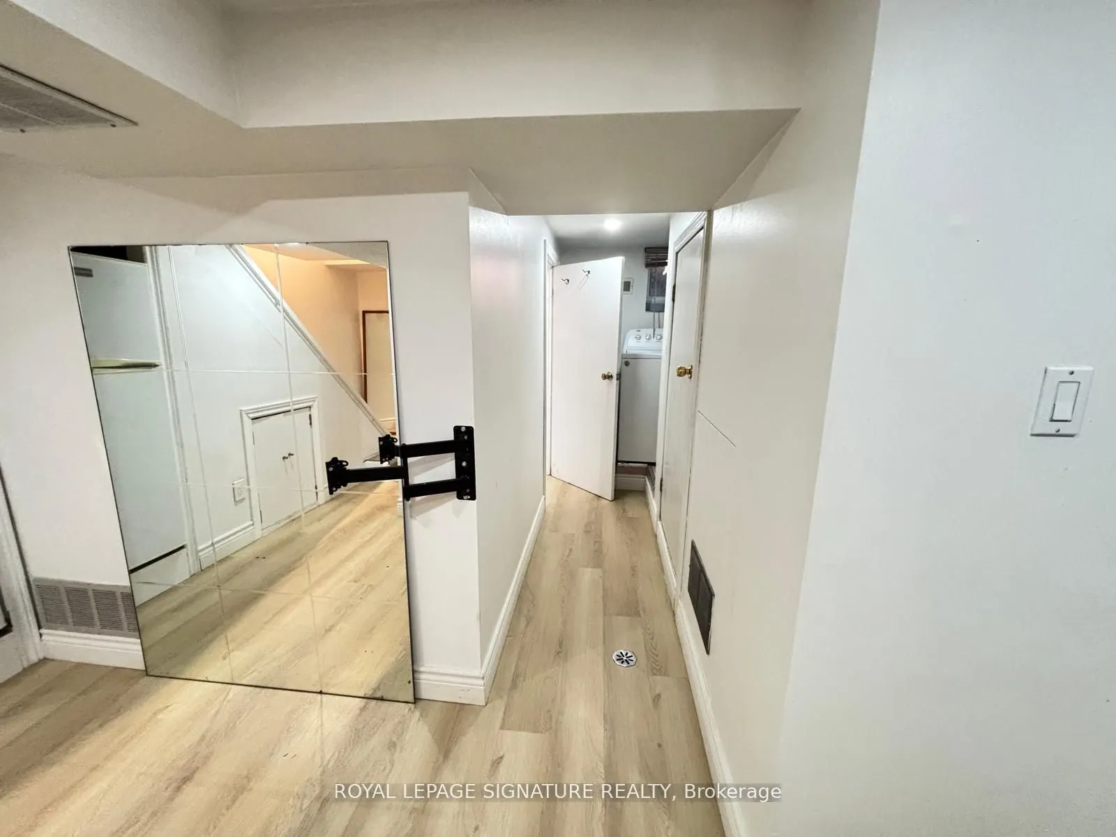524 Eglinton Avenue E