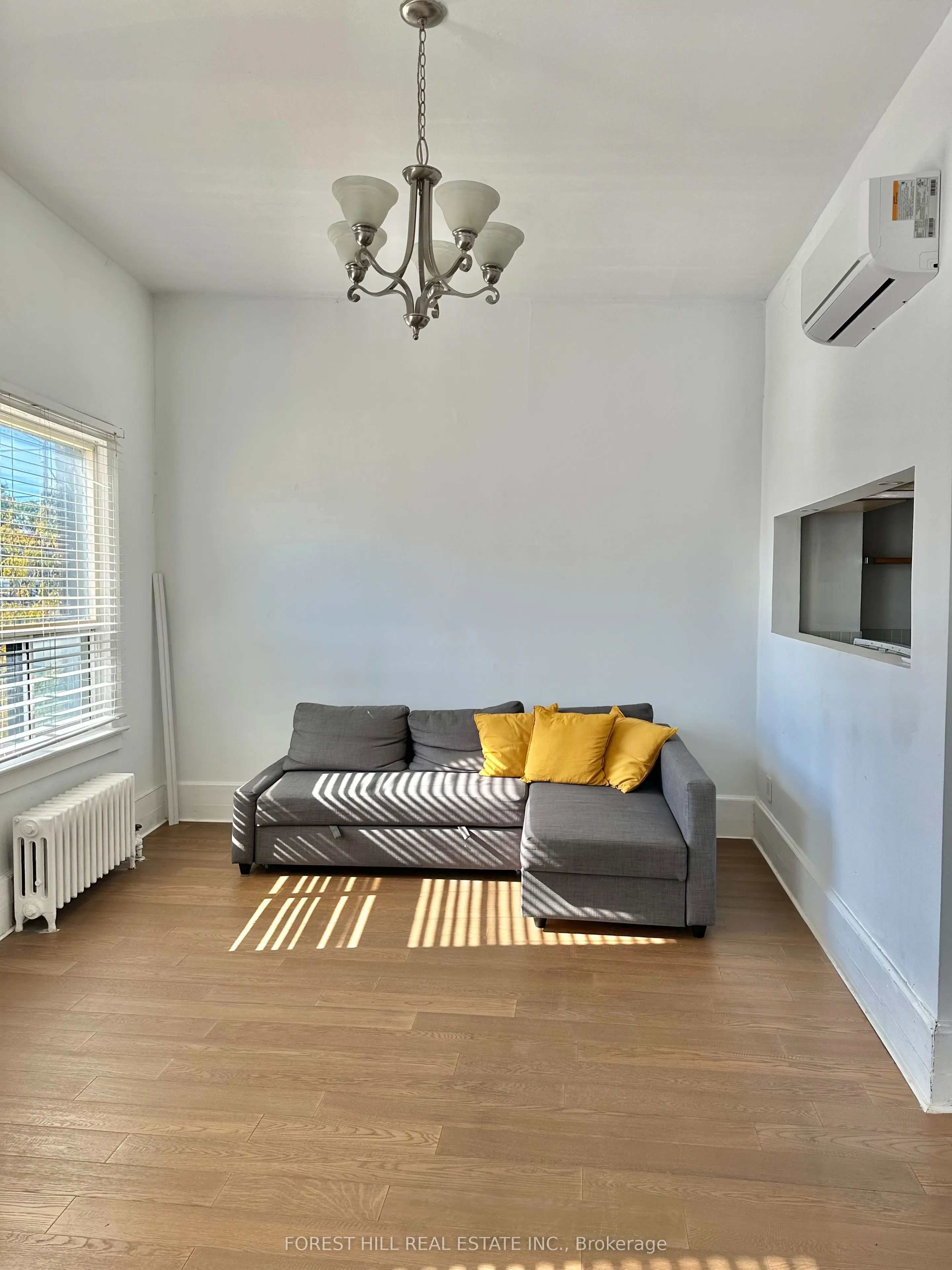 280 Eglinton Avenue W