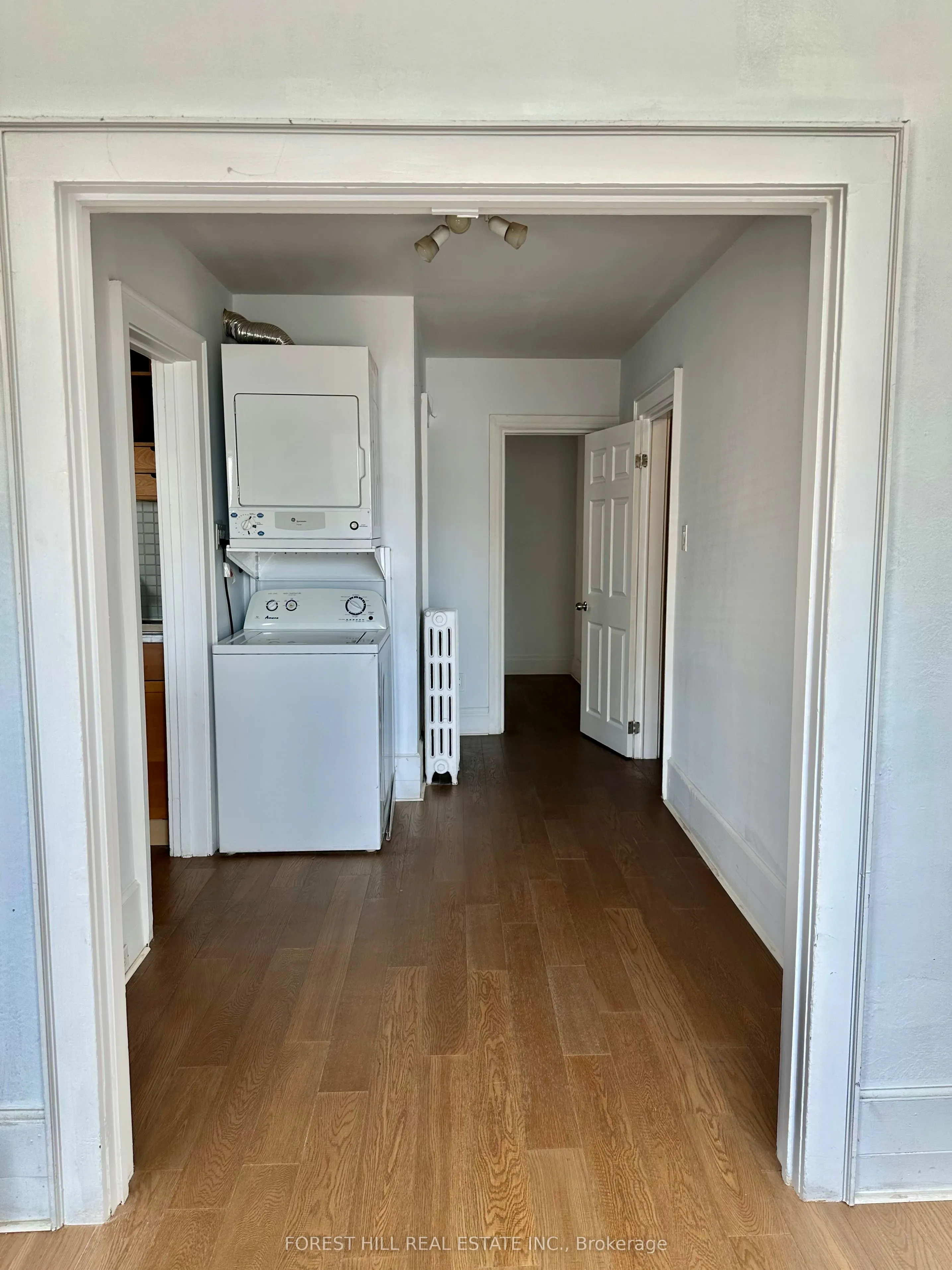 280 Eglinton Avenue W