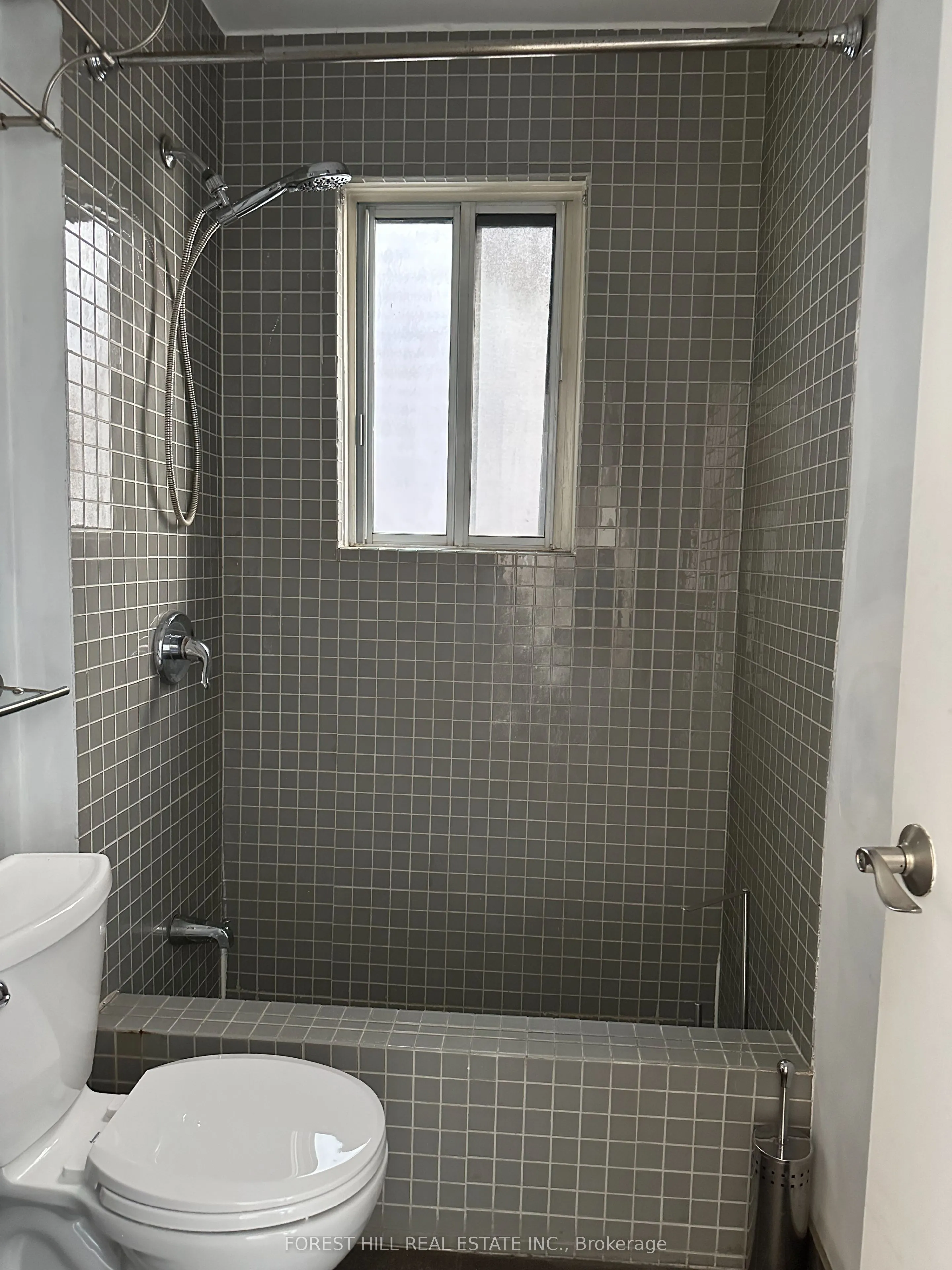 280 Eglinton Avenue W