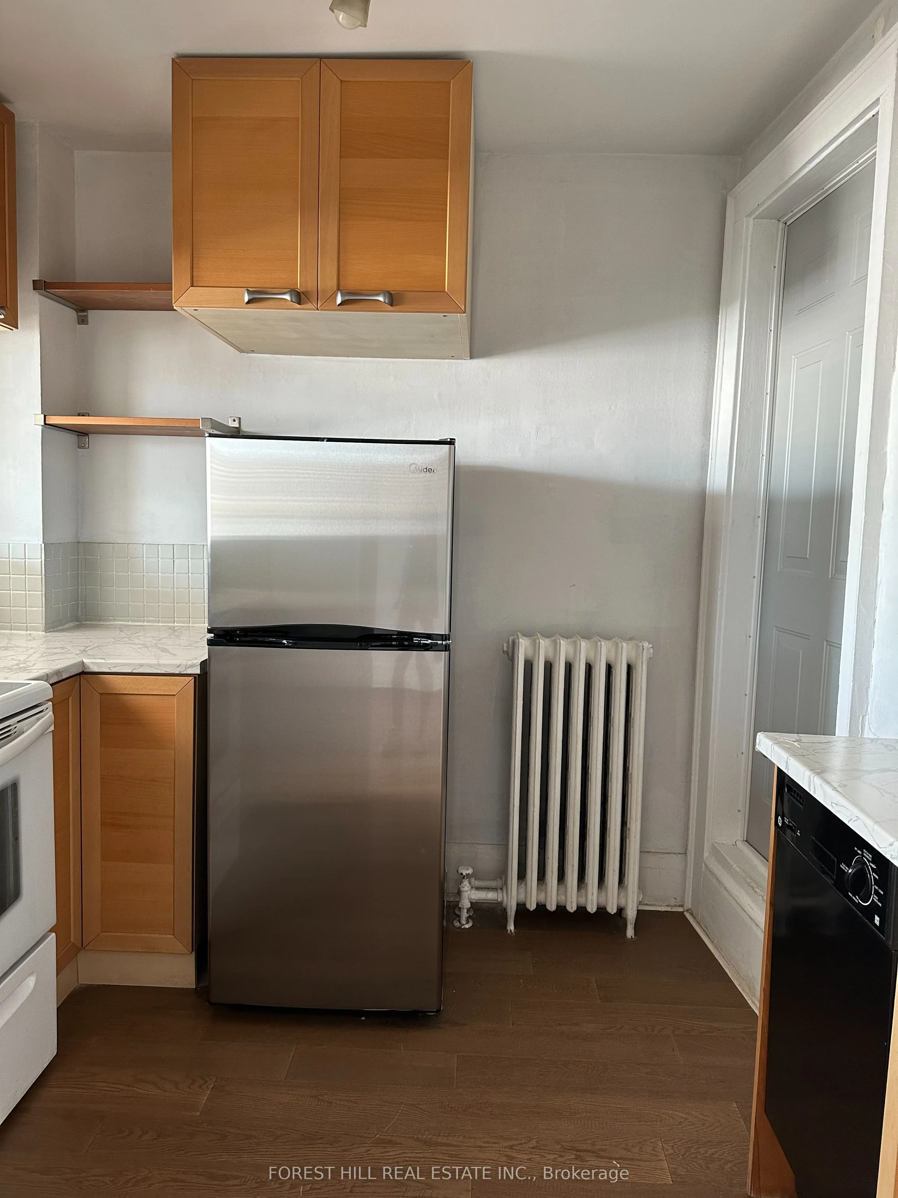 280 Eglinton Avenue W