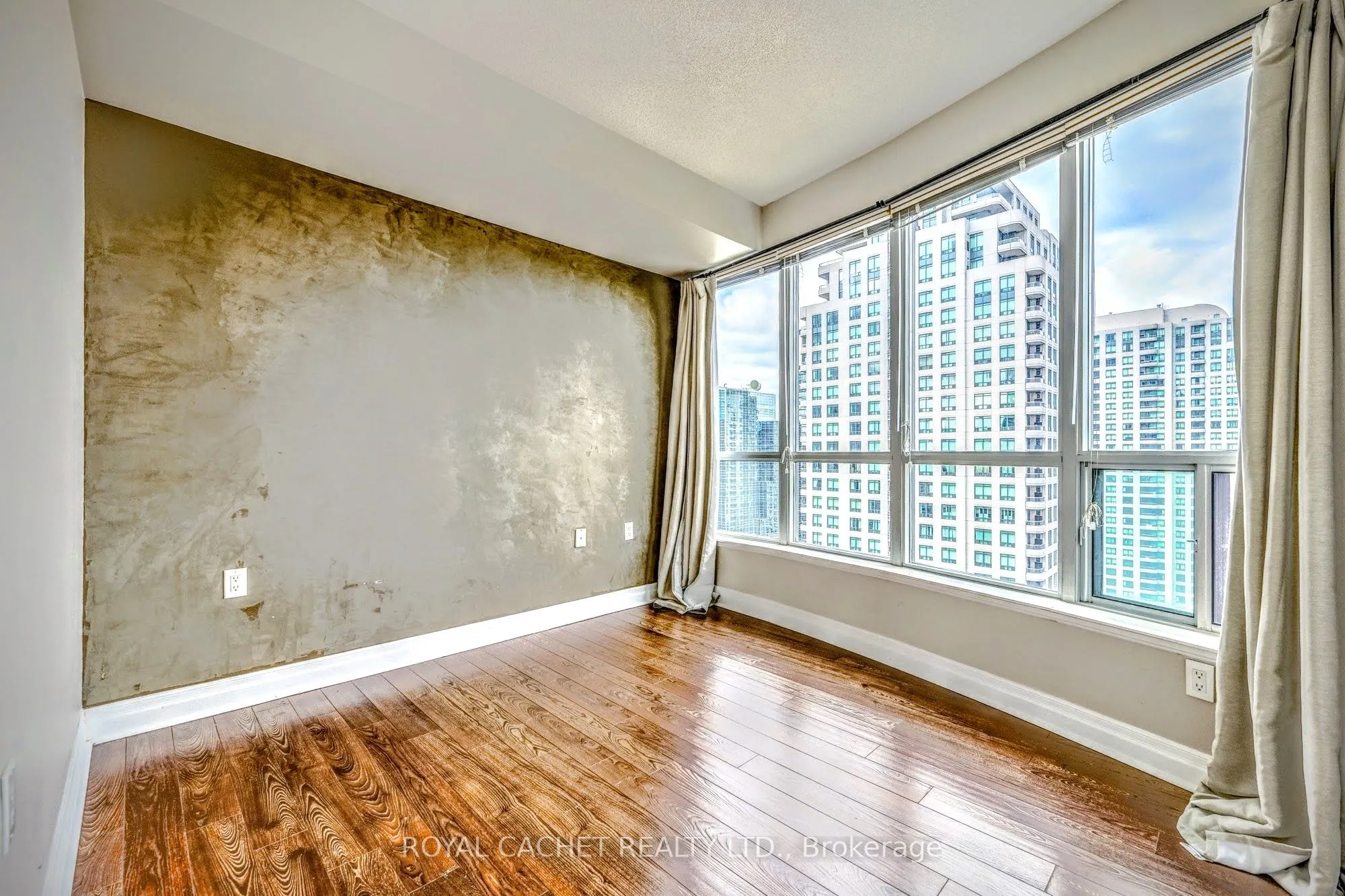 21 Hillcrest Avenue, #2801