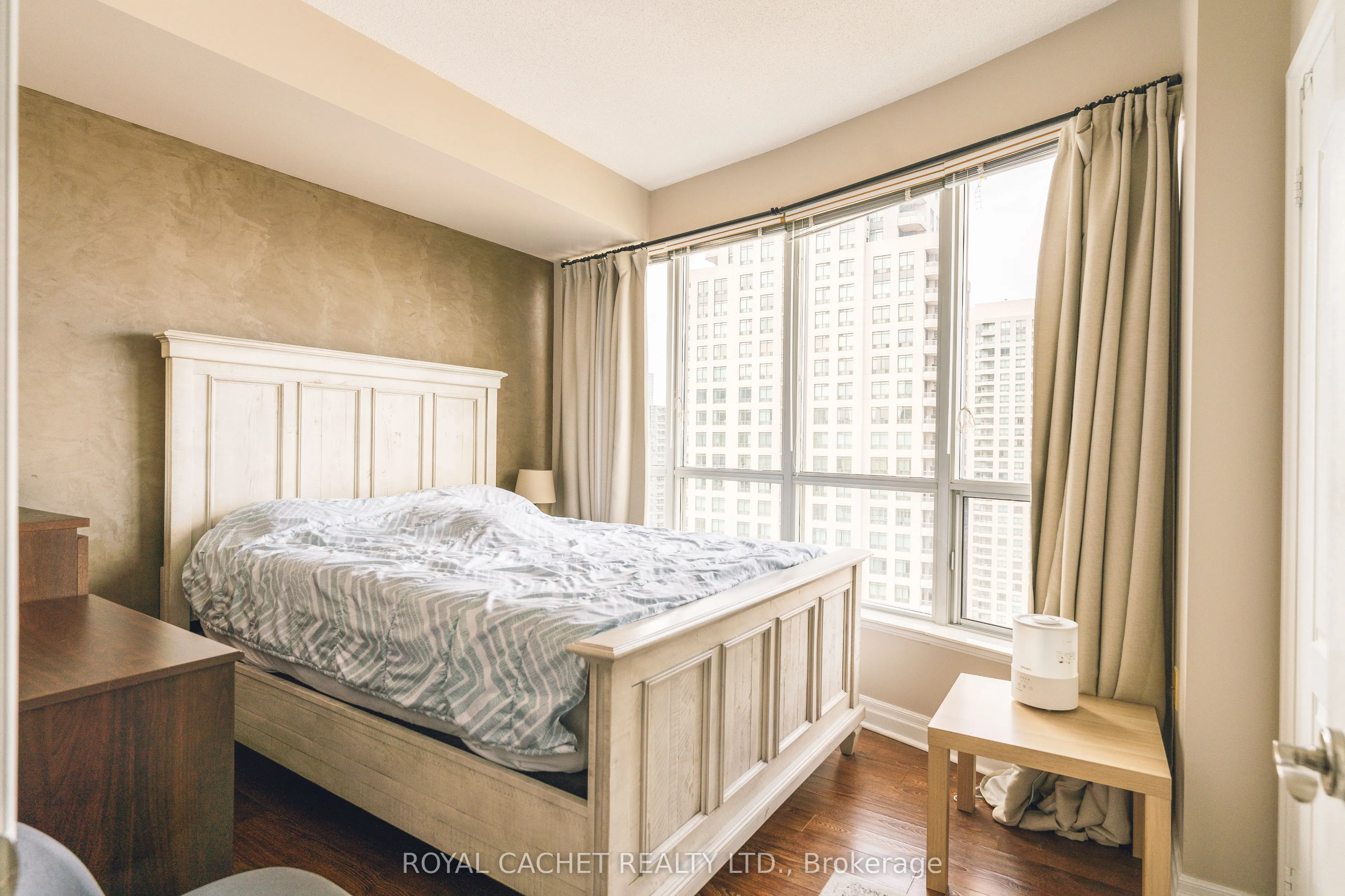 21 Hillcrest Avenue, #2801