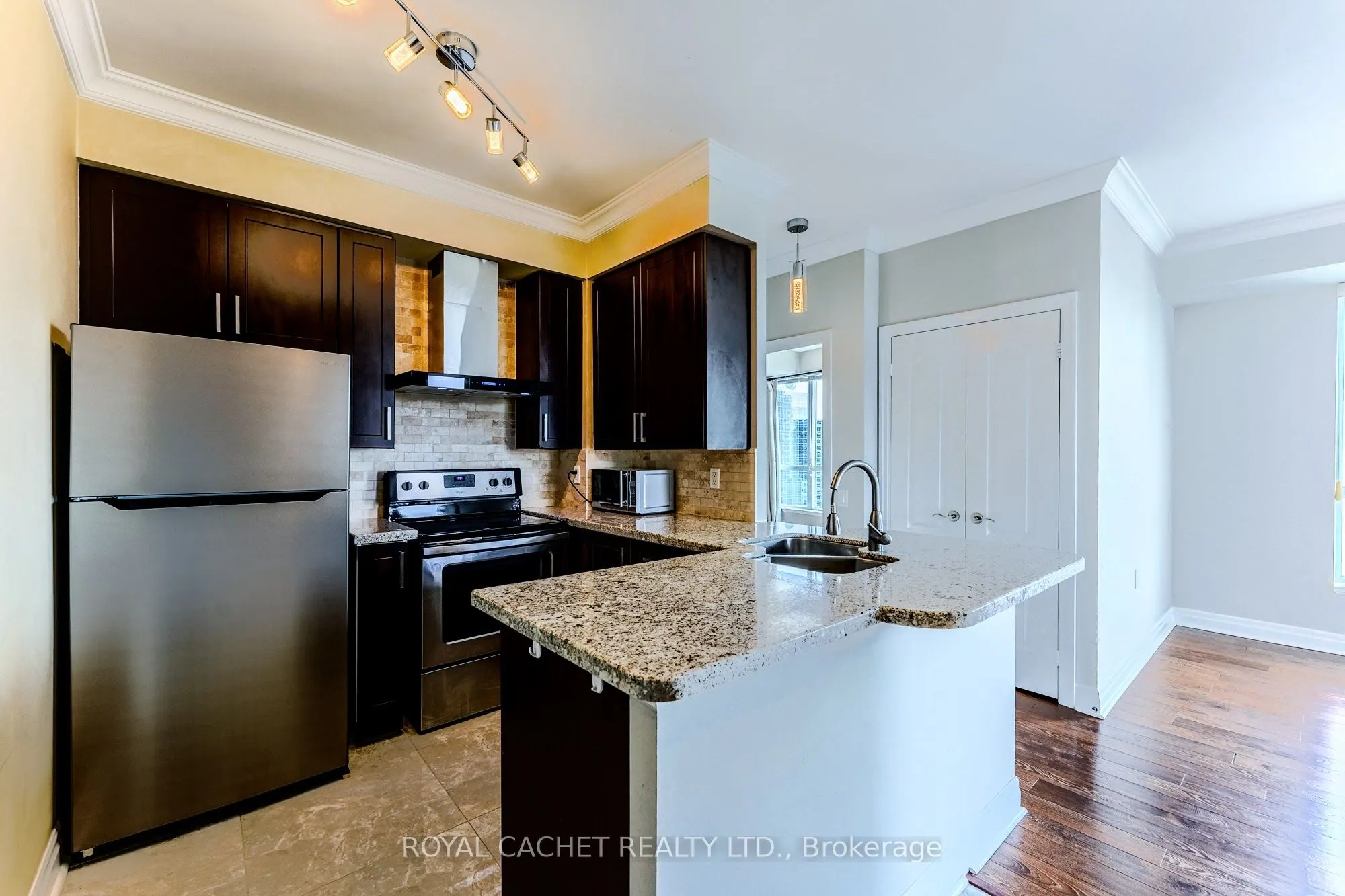 21 Hillcrest Avenue, #2801