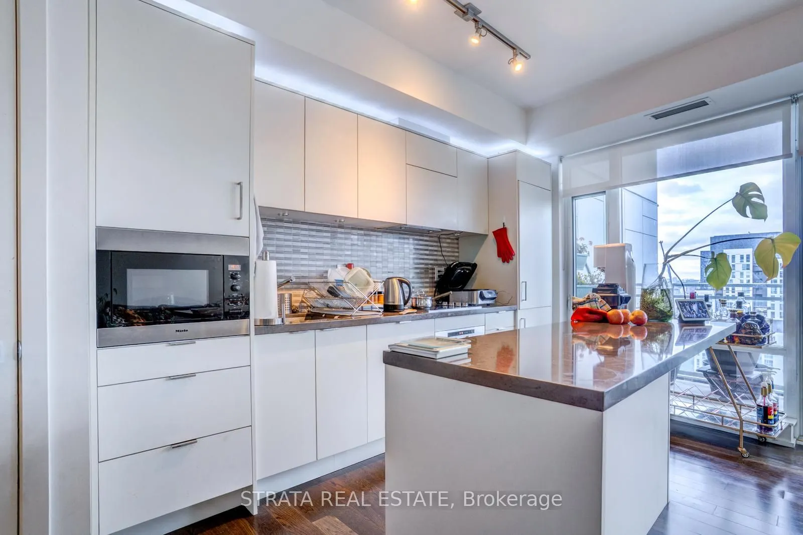 21 Widmer Street, #3606