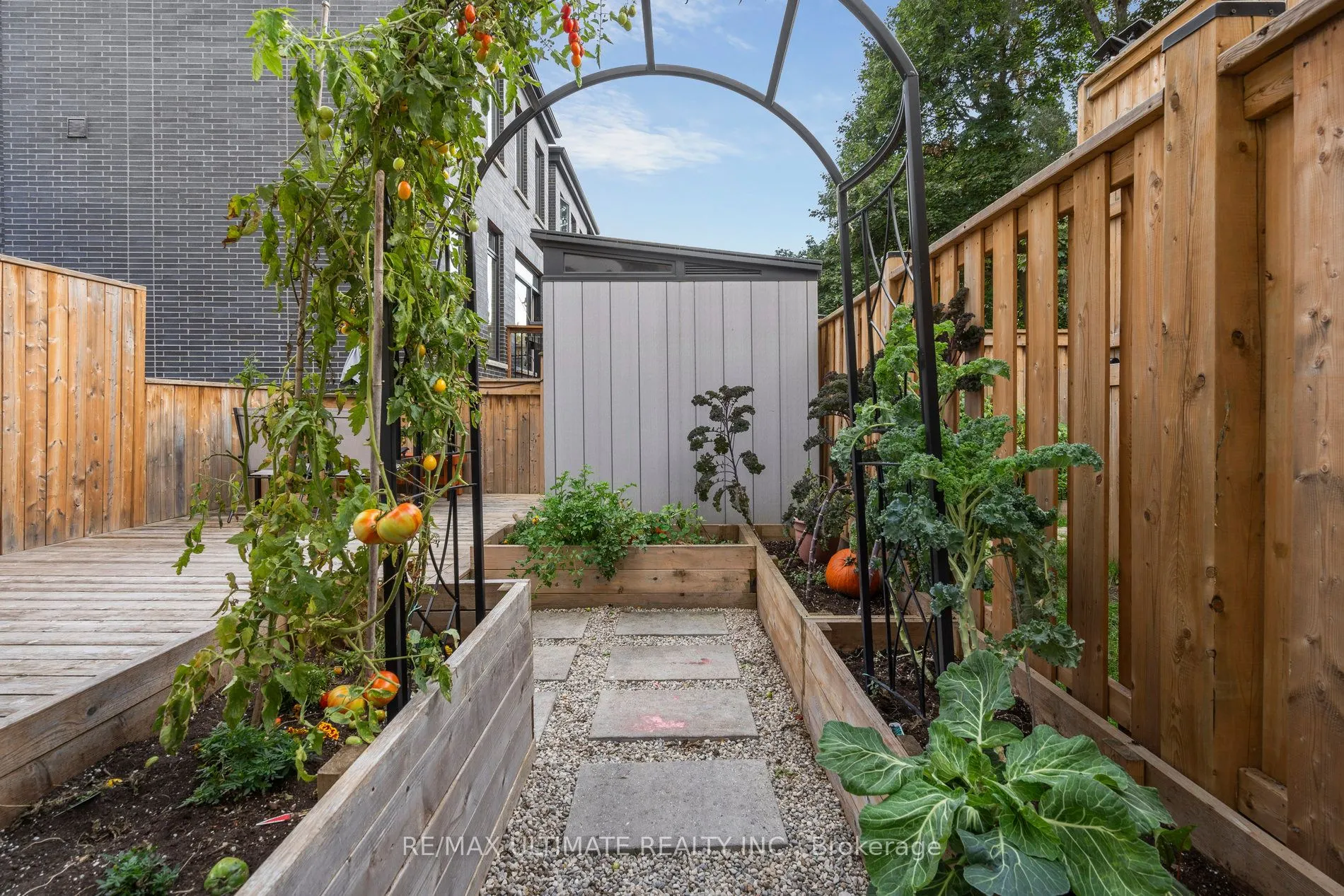 221 Erskine Avenue