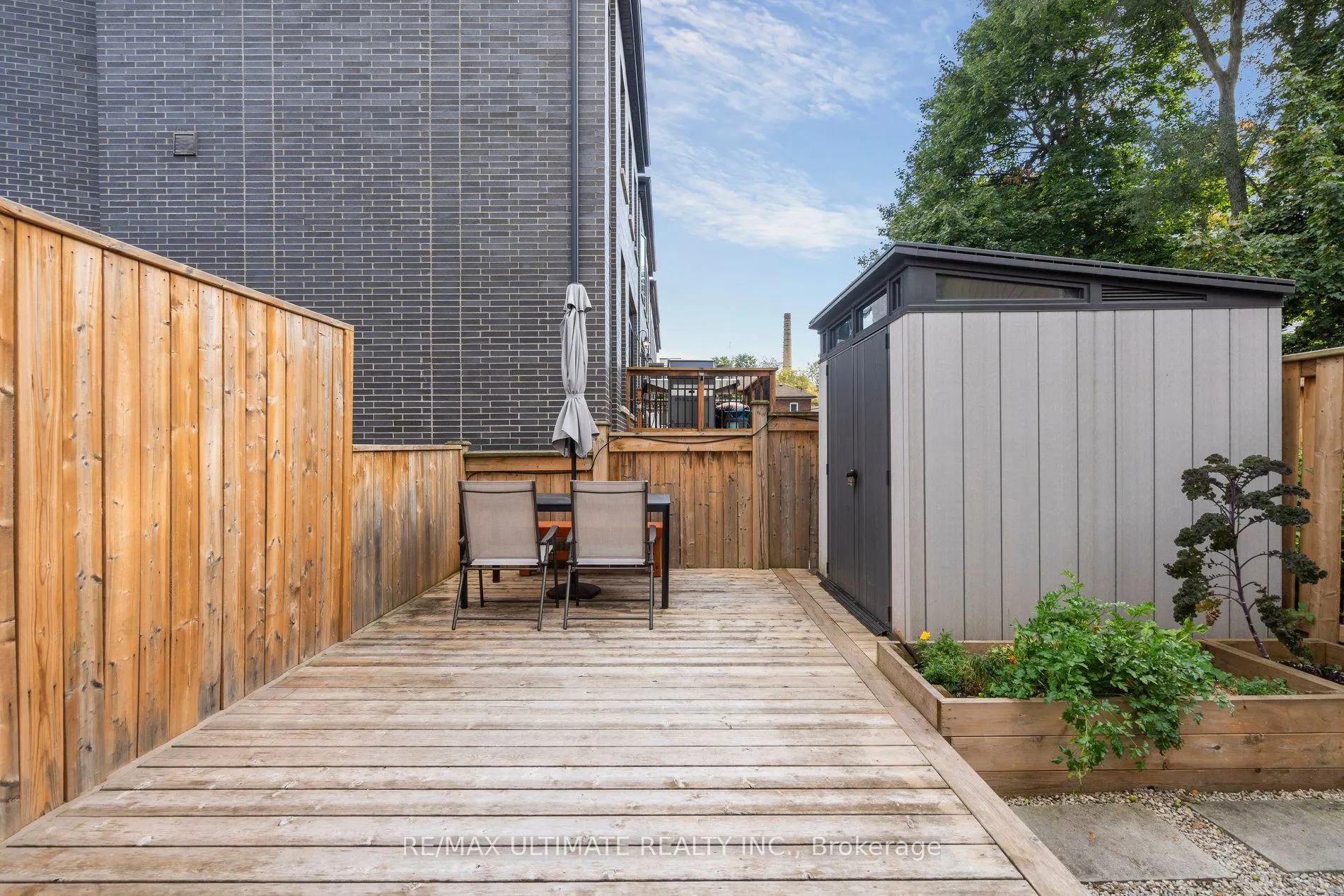 221 Erskine Avenue
