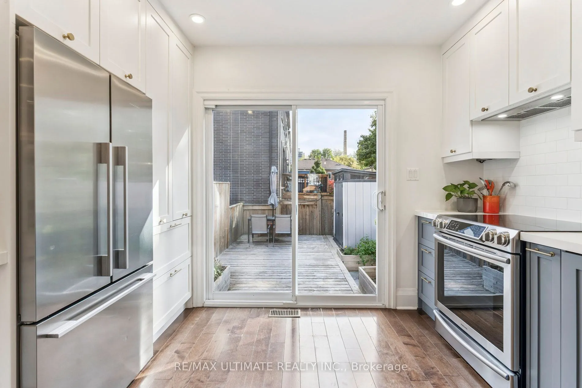 221 Erskine Avenue