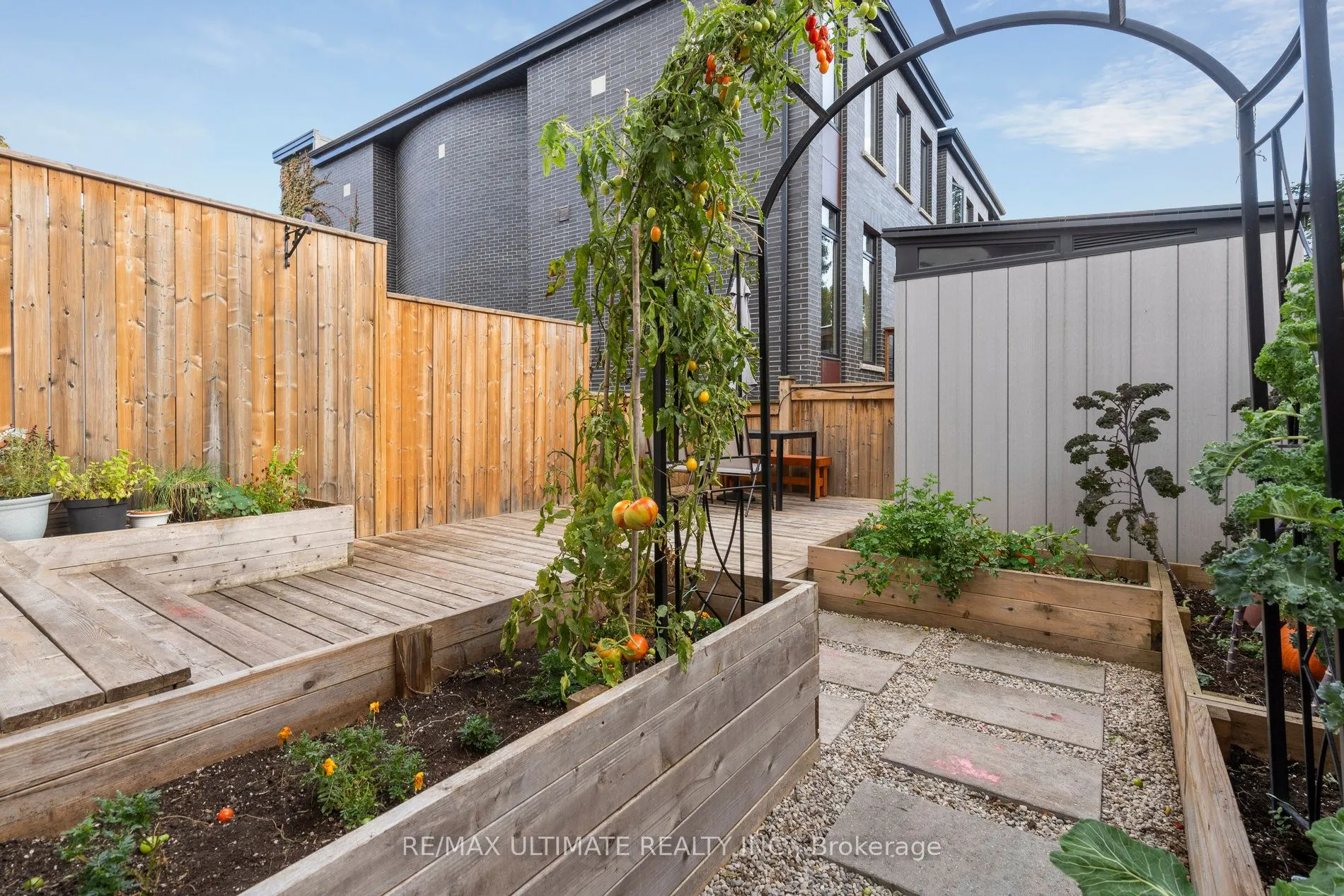 221 Erskine Avenue