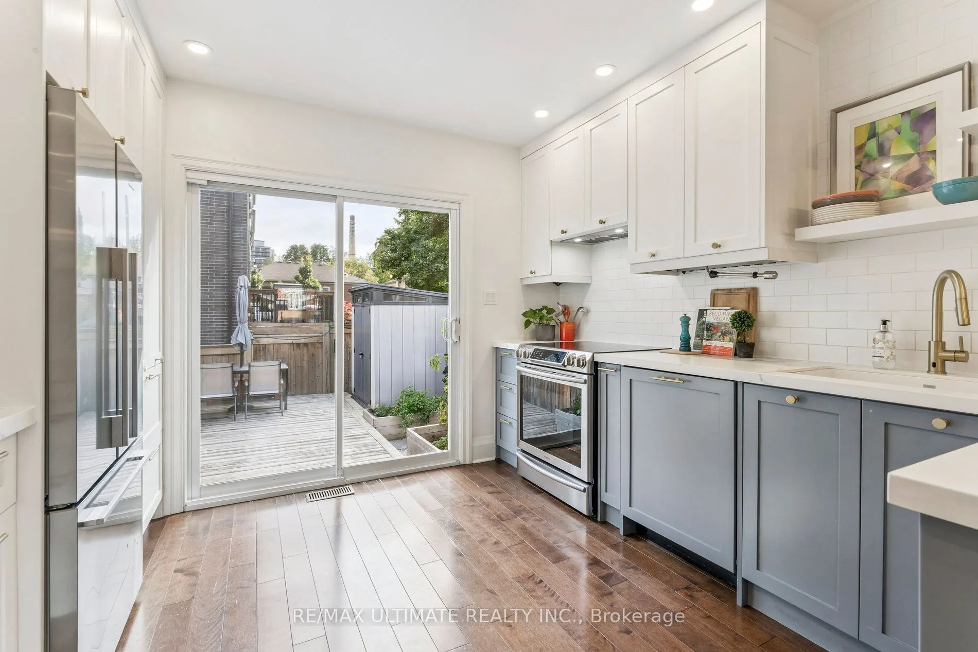221 Erskine Avenue