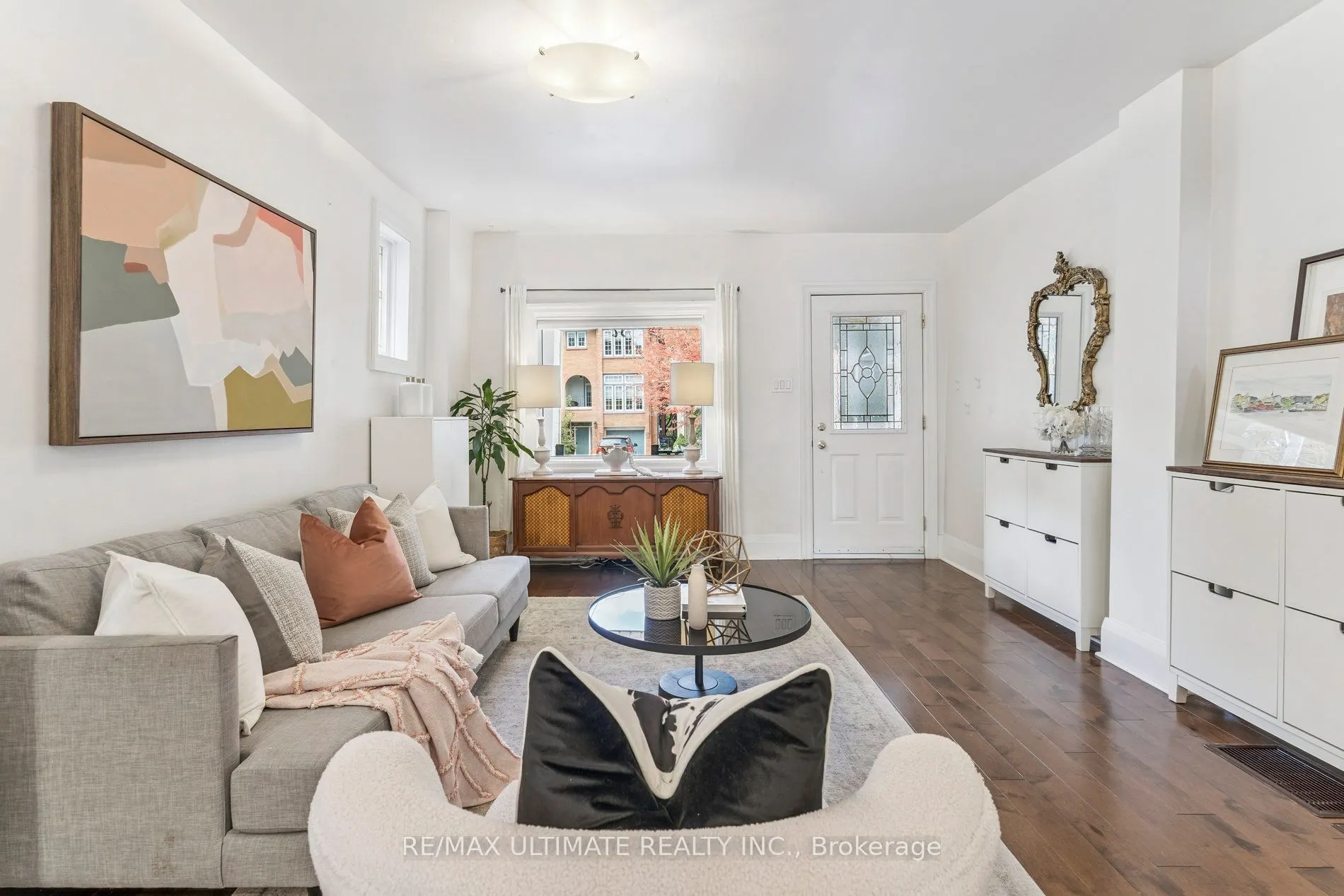 221 Erskine Avenue