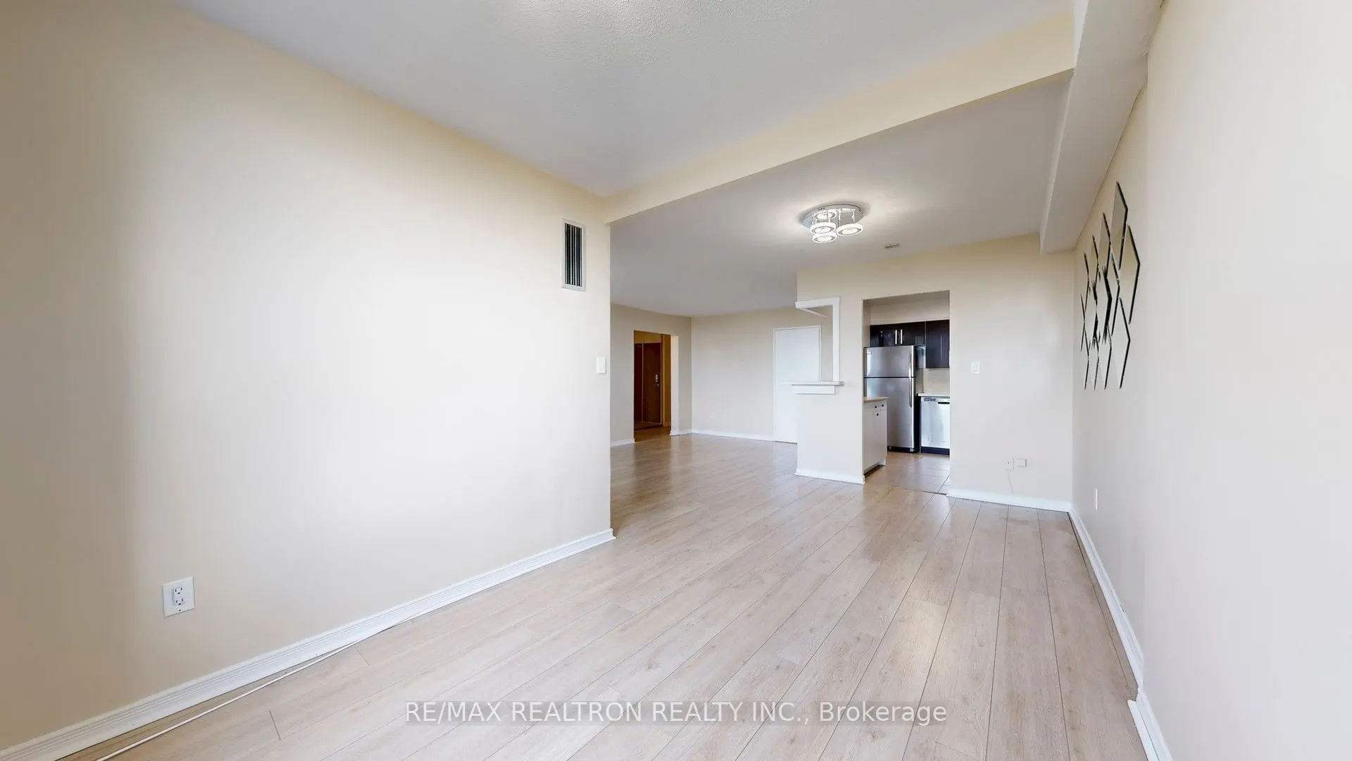 10 Edgecliffe Golfway, #1918