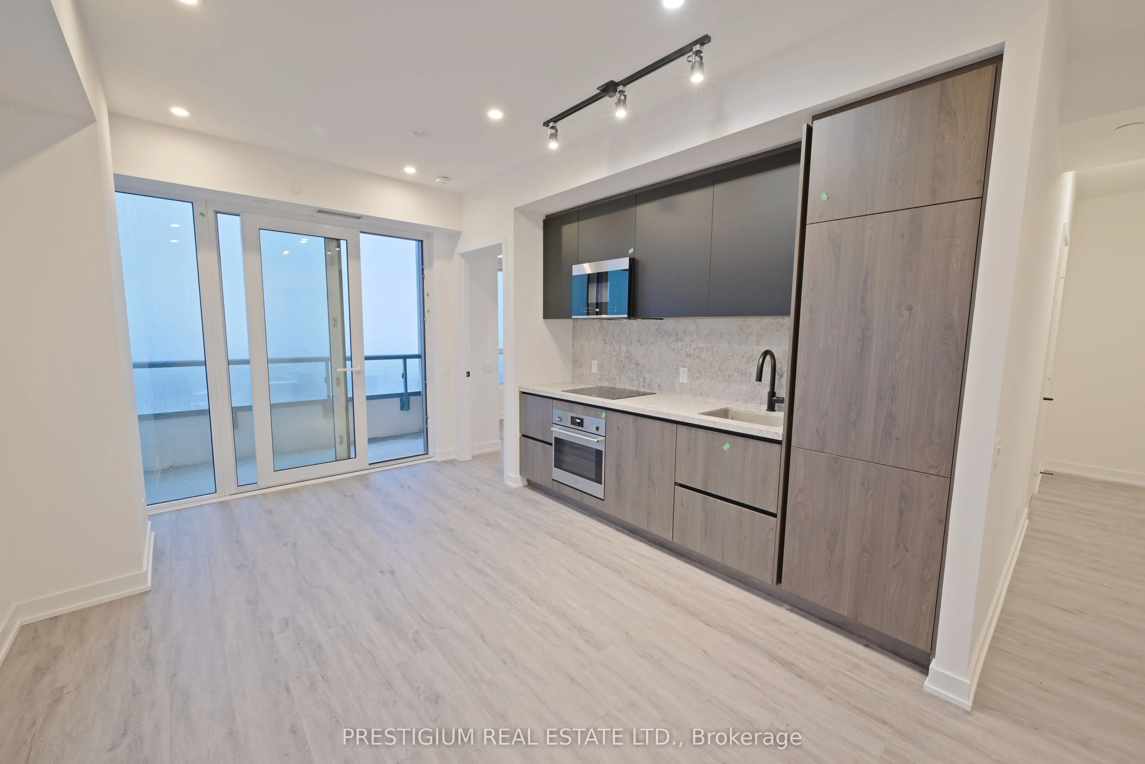 108 Peter Street, #3510