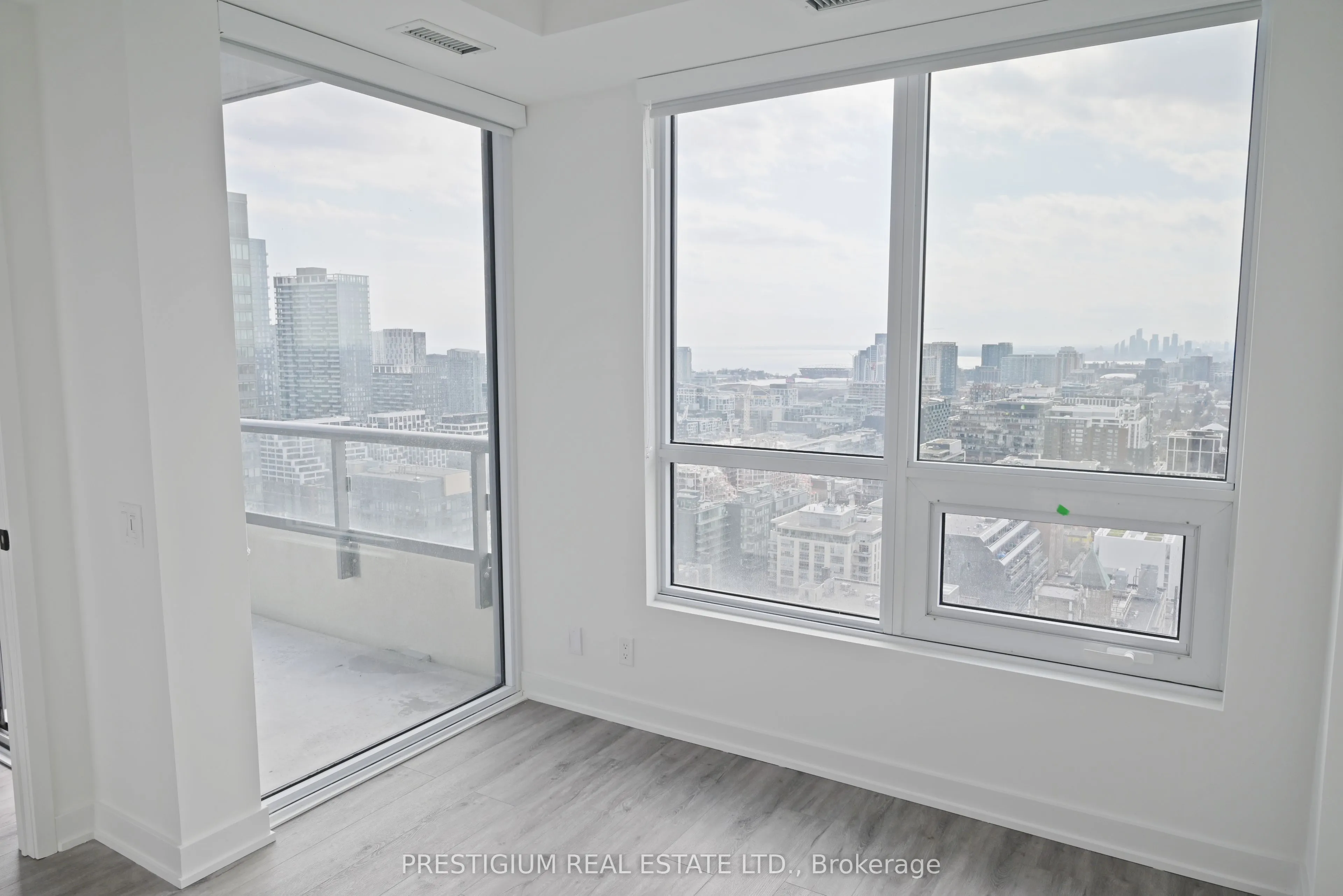 108 Peter Street, #3510