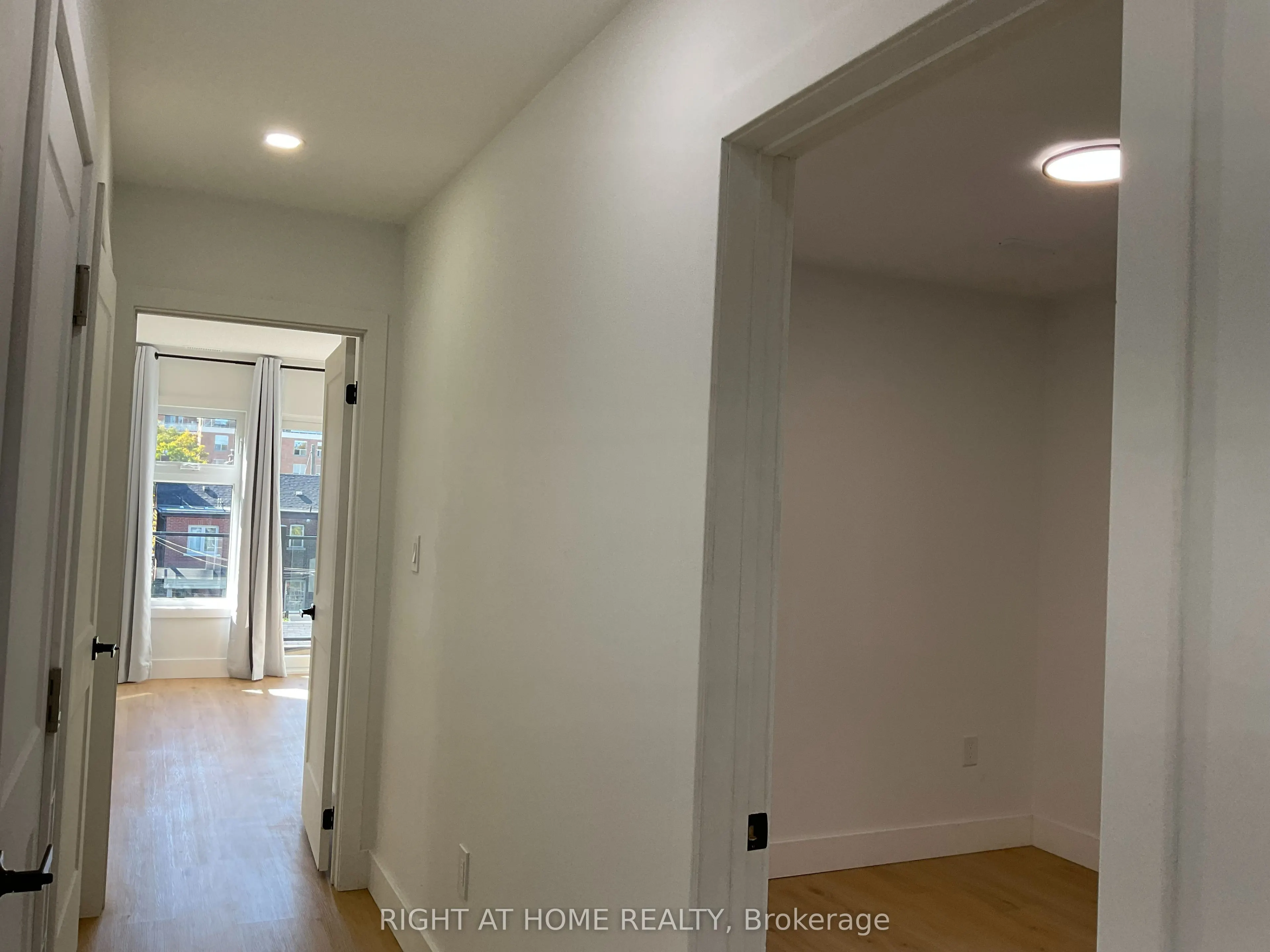 674 Manning Avenue W