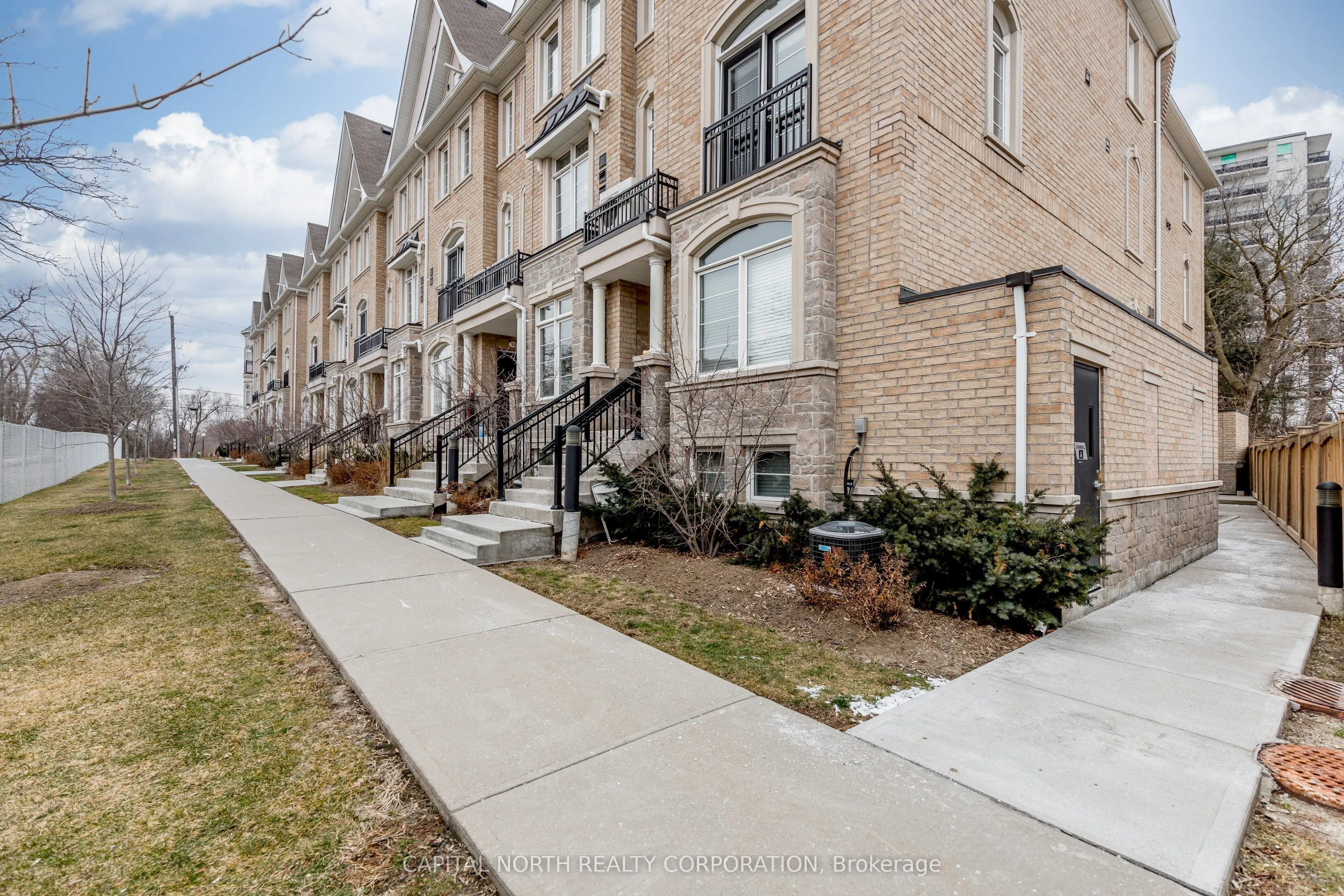 39 Drewry Avenue, #16