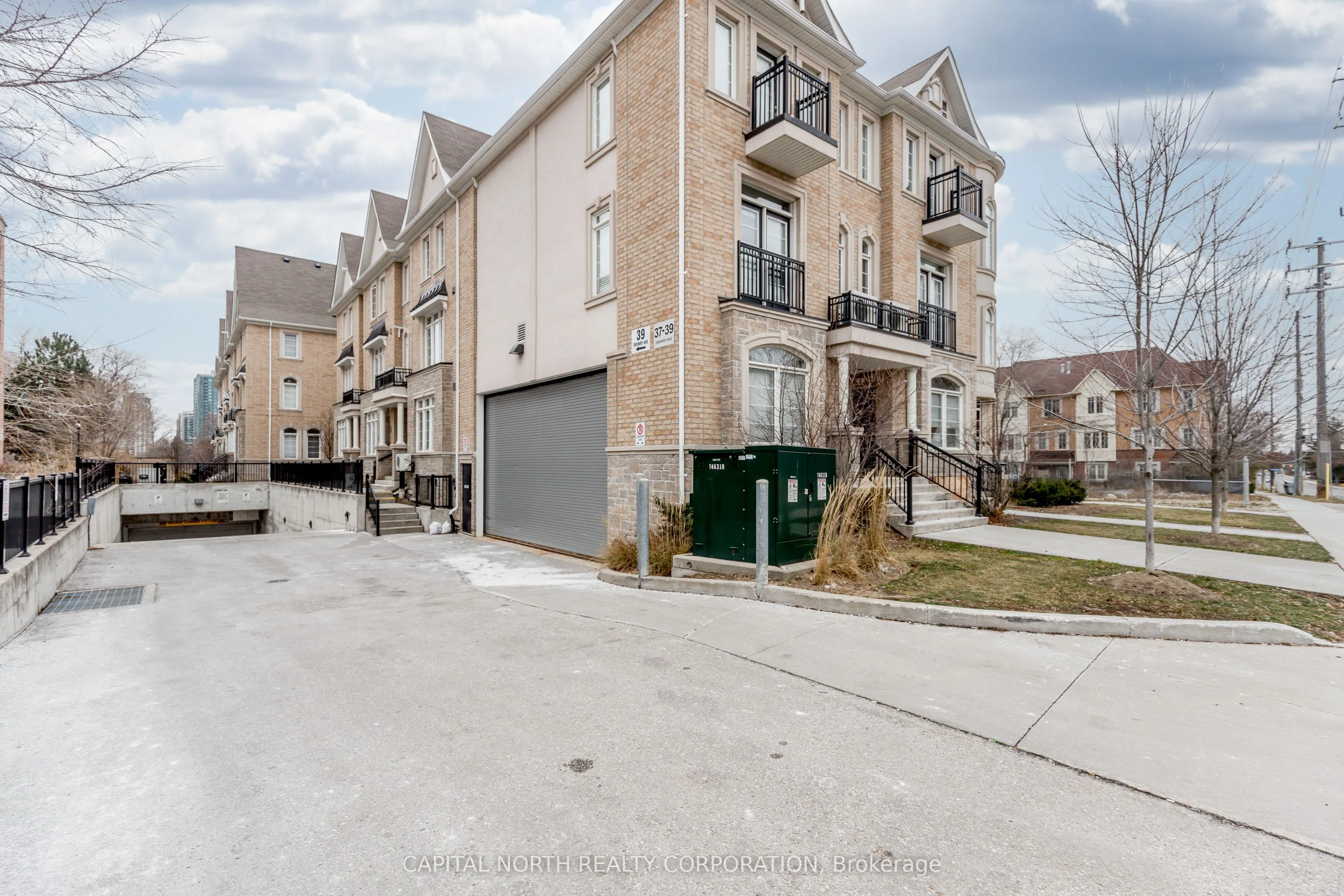 39 Drewry Avenue, #16