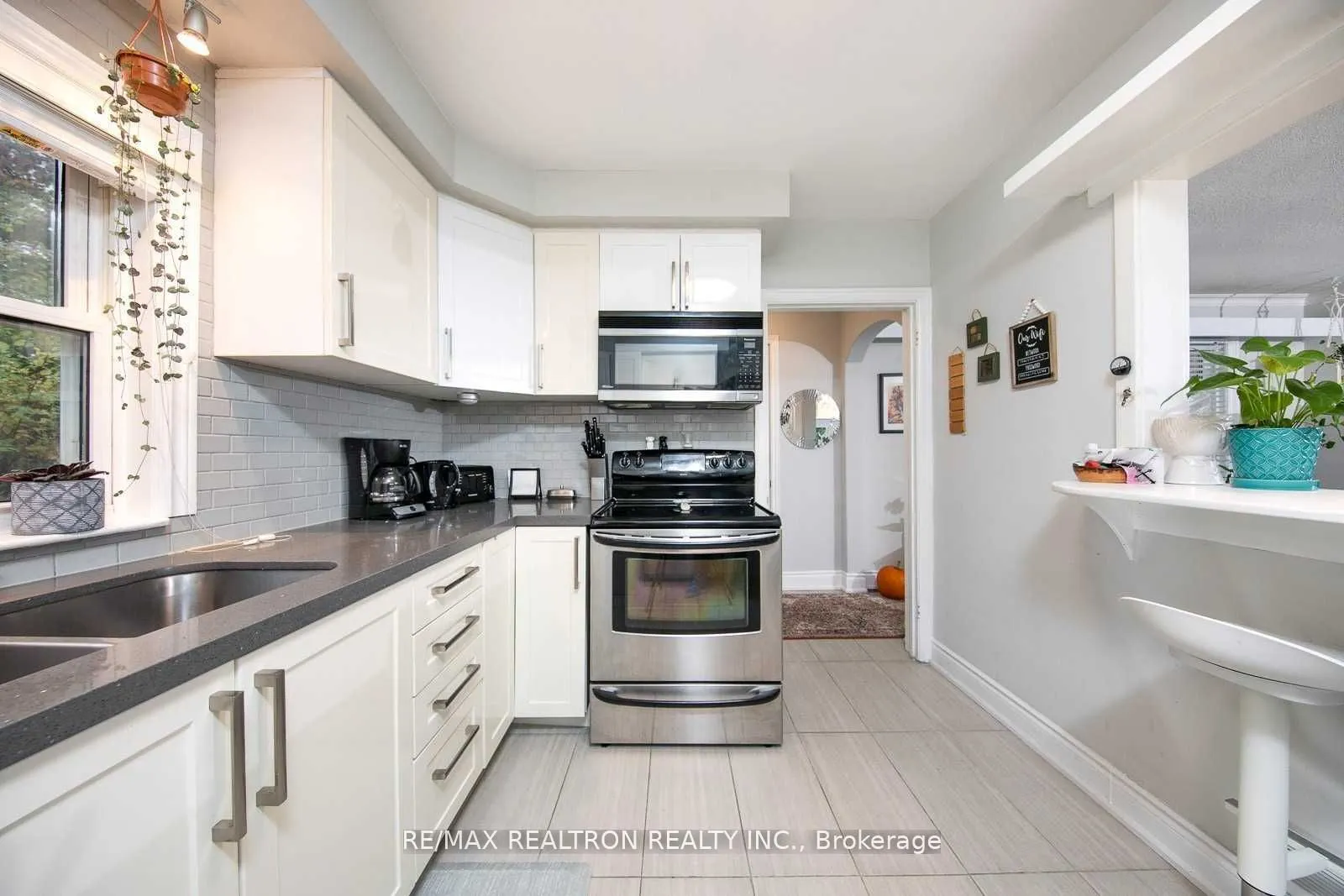 28 Irvington Crescent