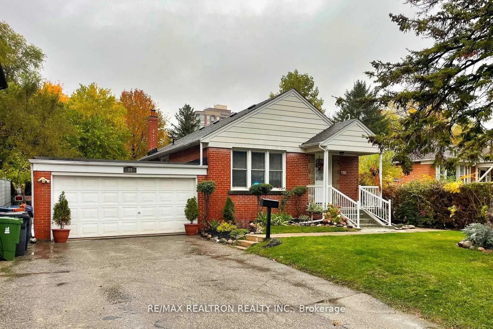 28 Irvington Crescent