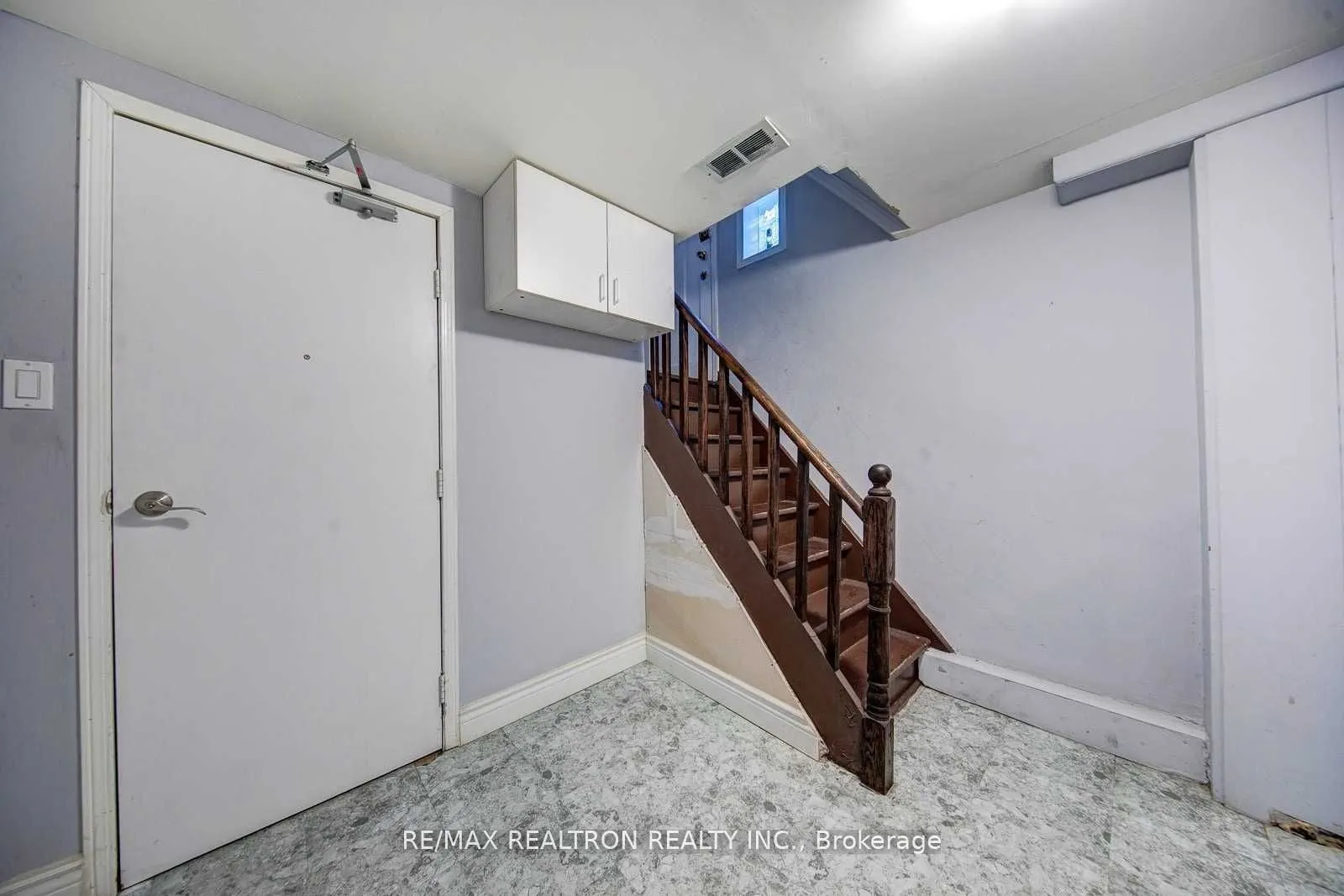 28 Irvington Crescent