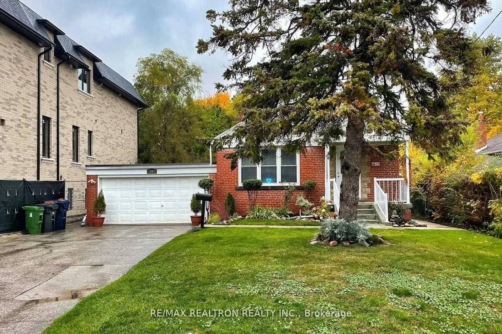 28 Irvington Crescent
