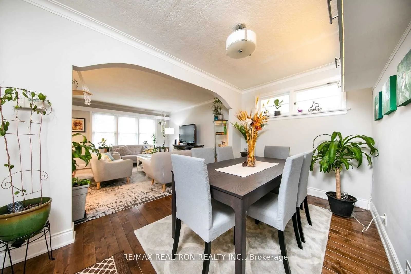 28 Irvington Crescent