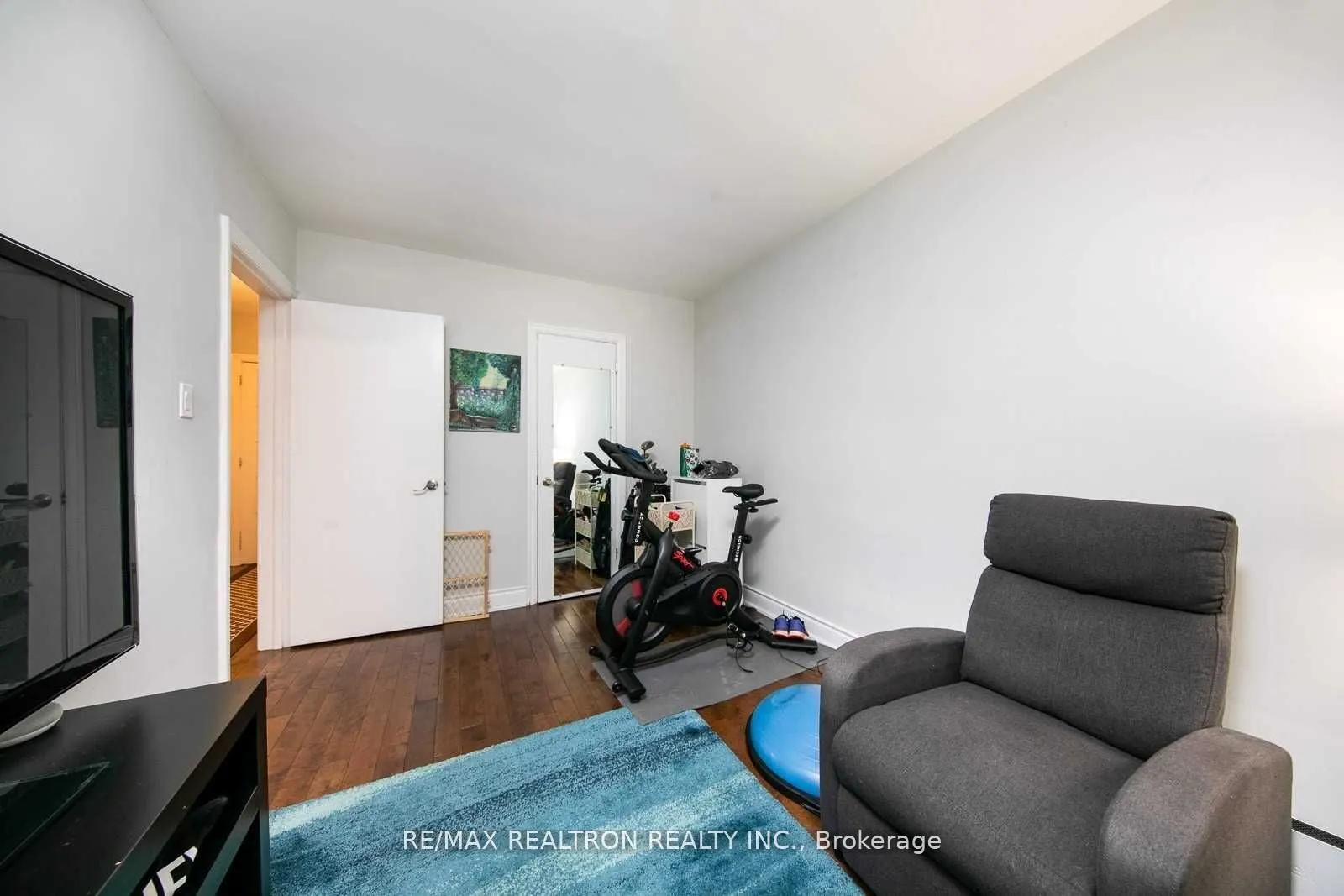 28 Irvington Crescent