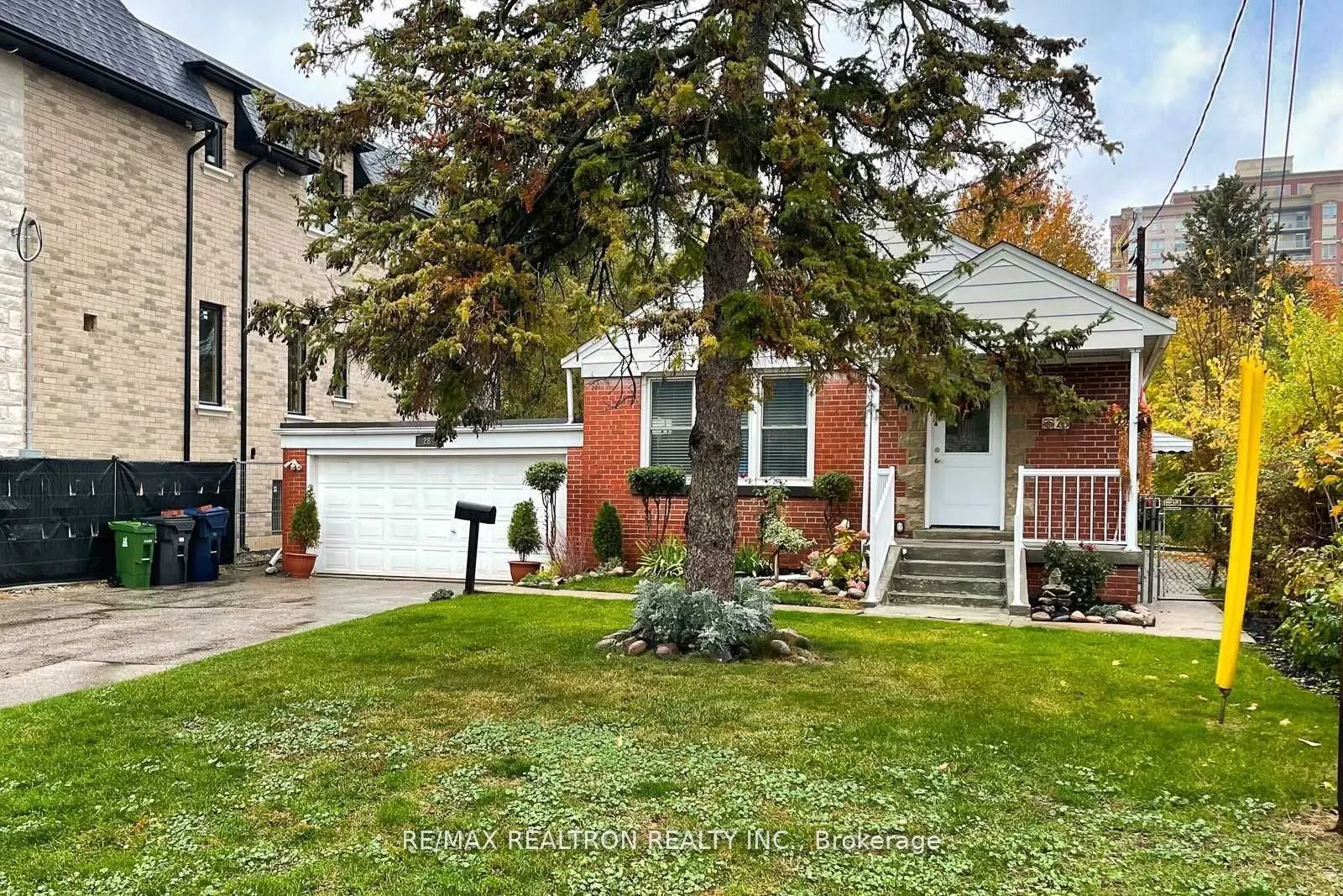 28 Irvington Crescent