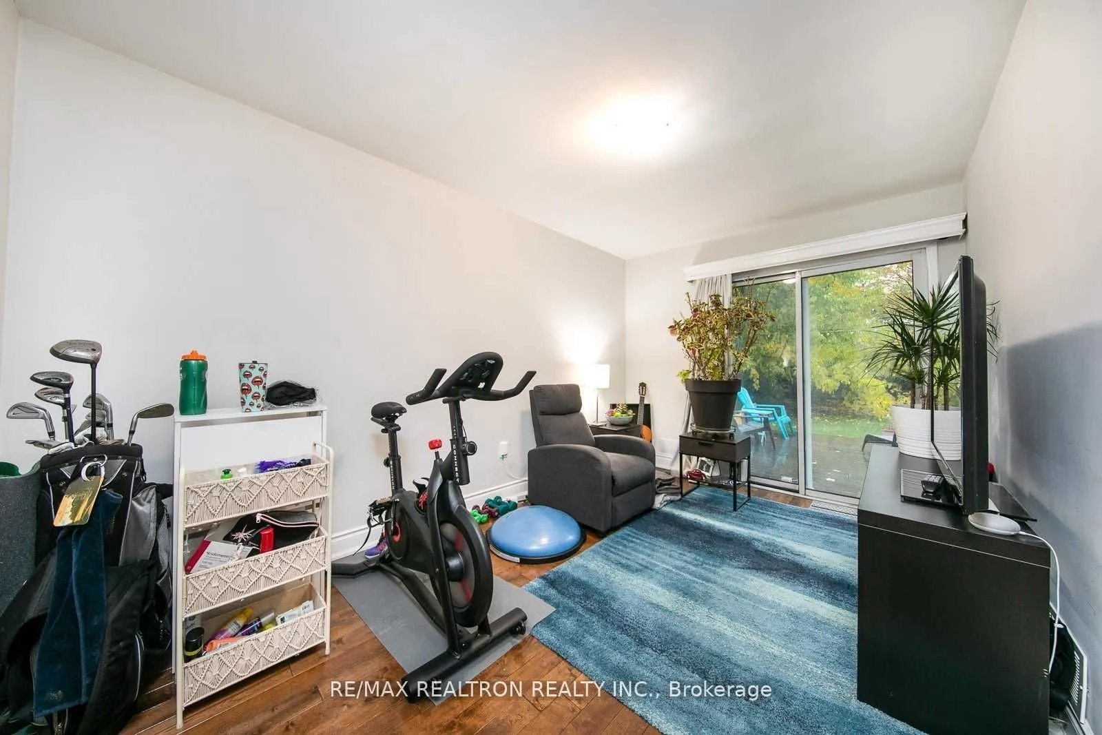28 Irvington Crescent