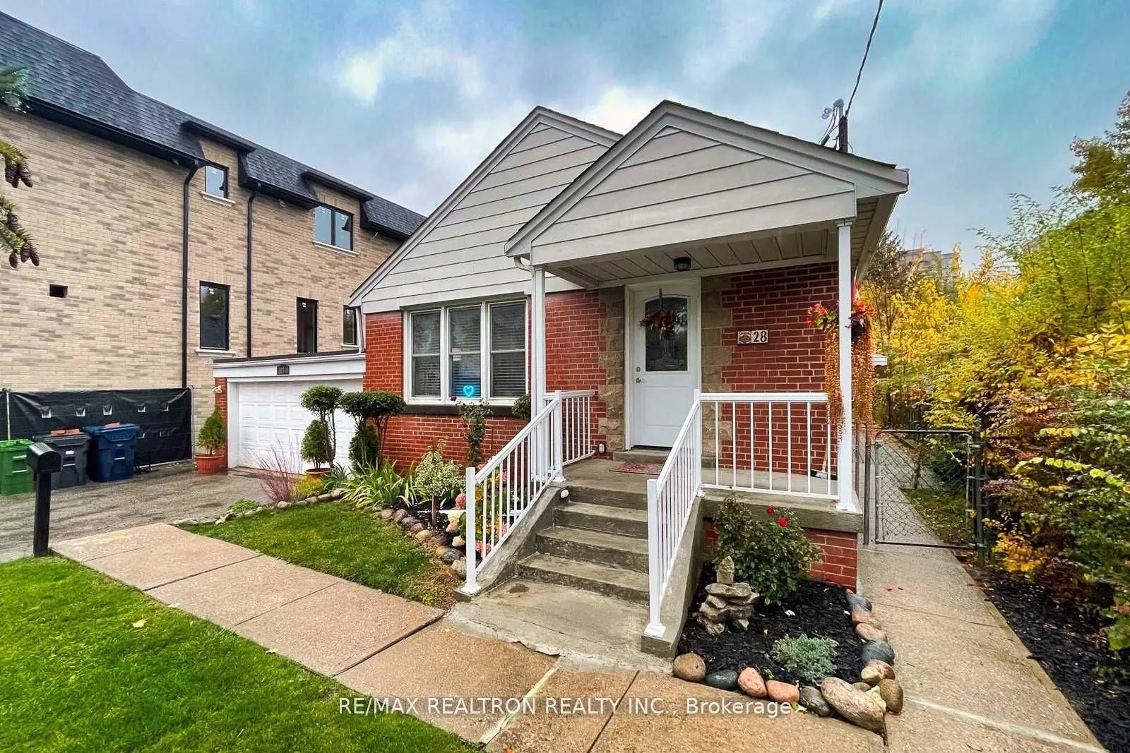 28 Irvington Crescent