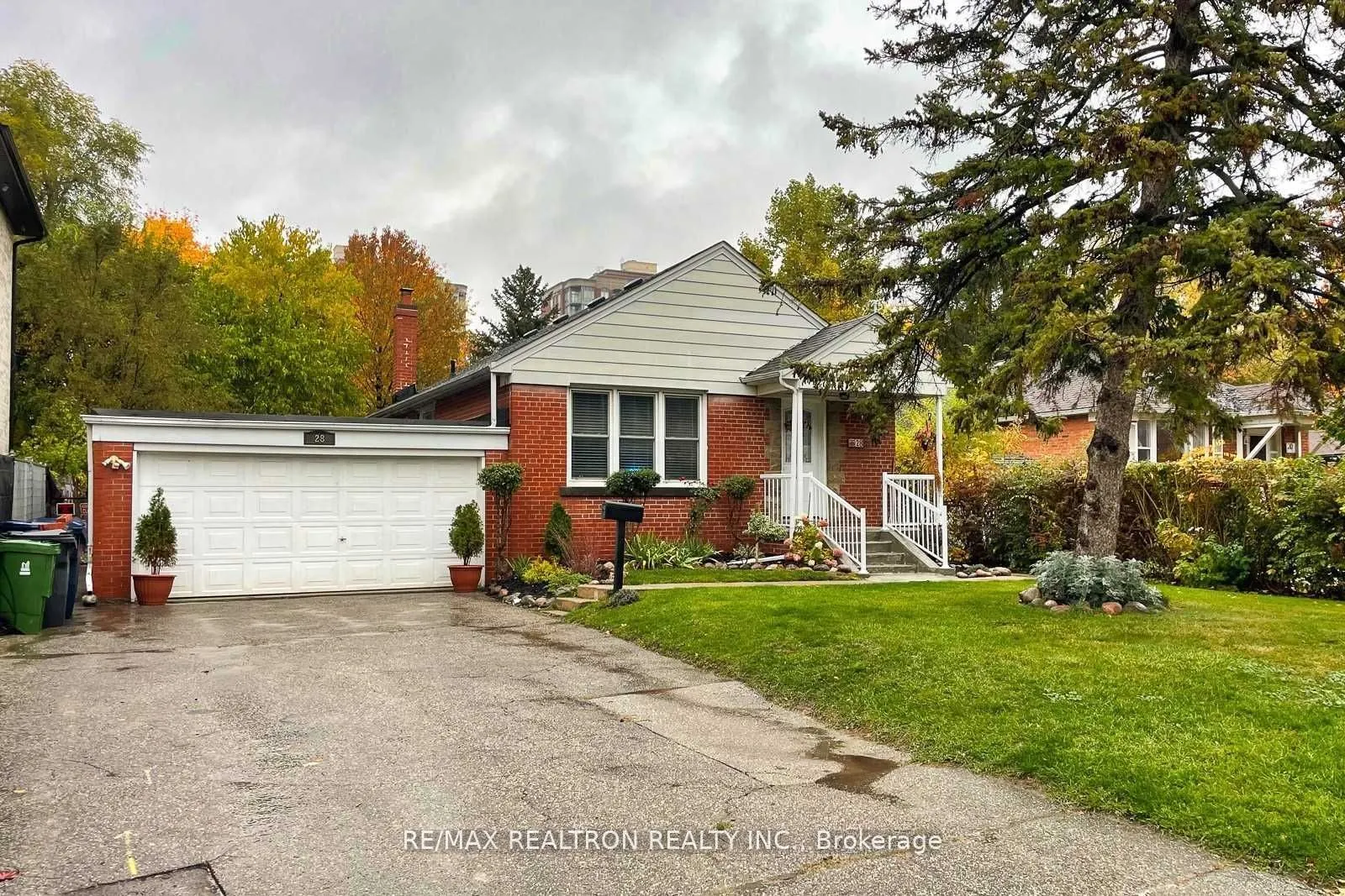28 Irvington Crescent