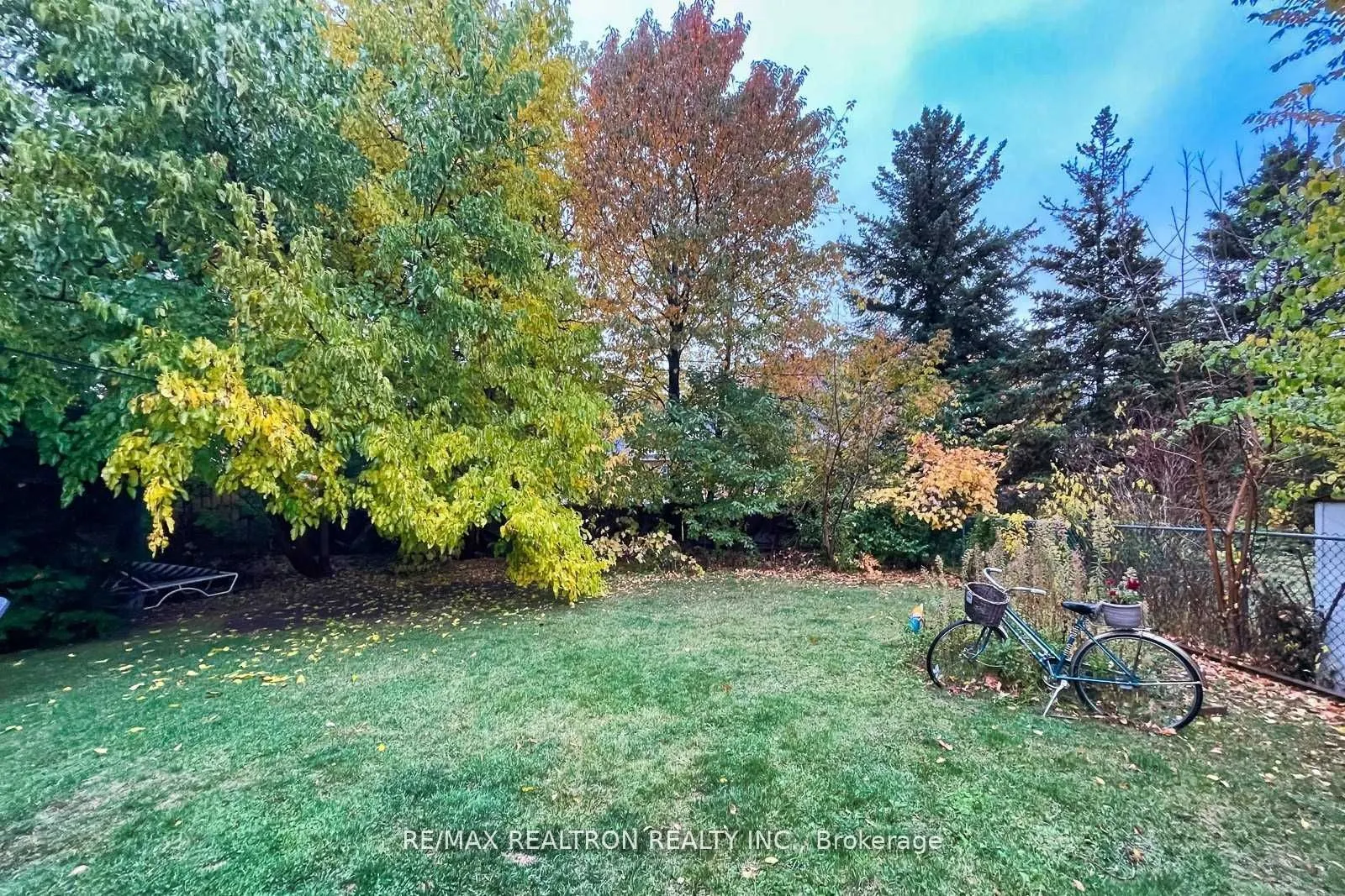 28 Irvington Crescent
