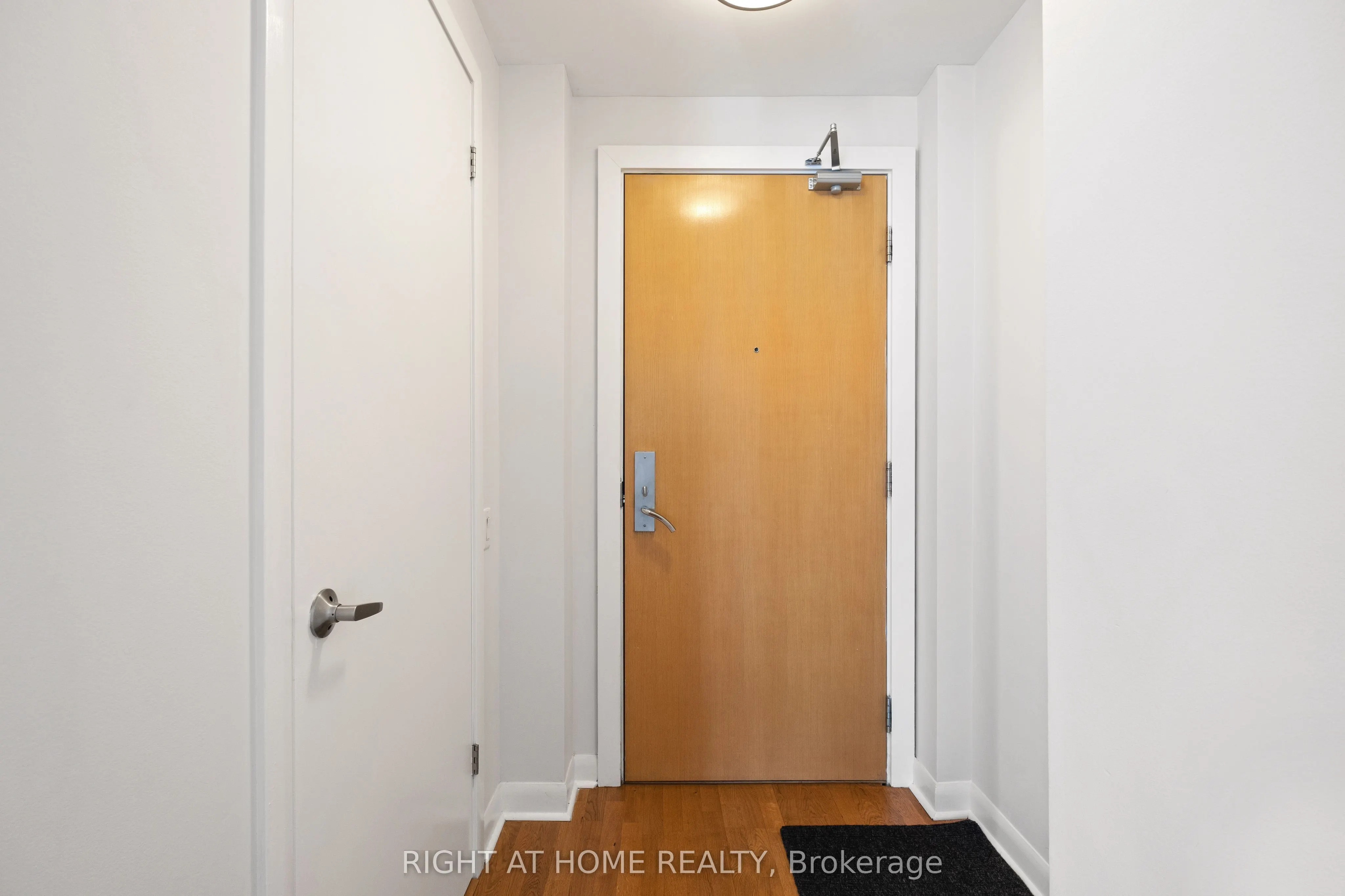 375 King Street W, #3106