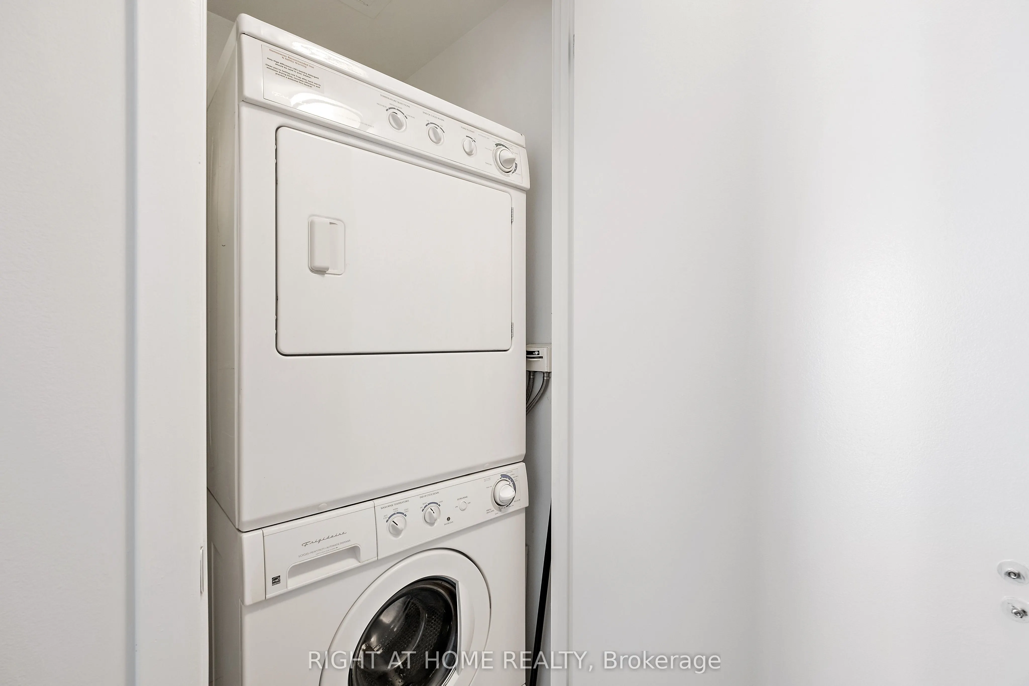 375 King Street W, #3106