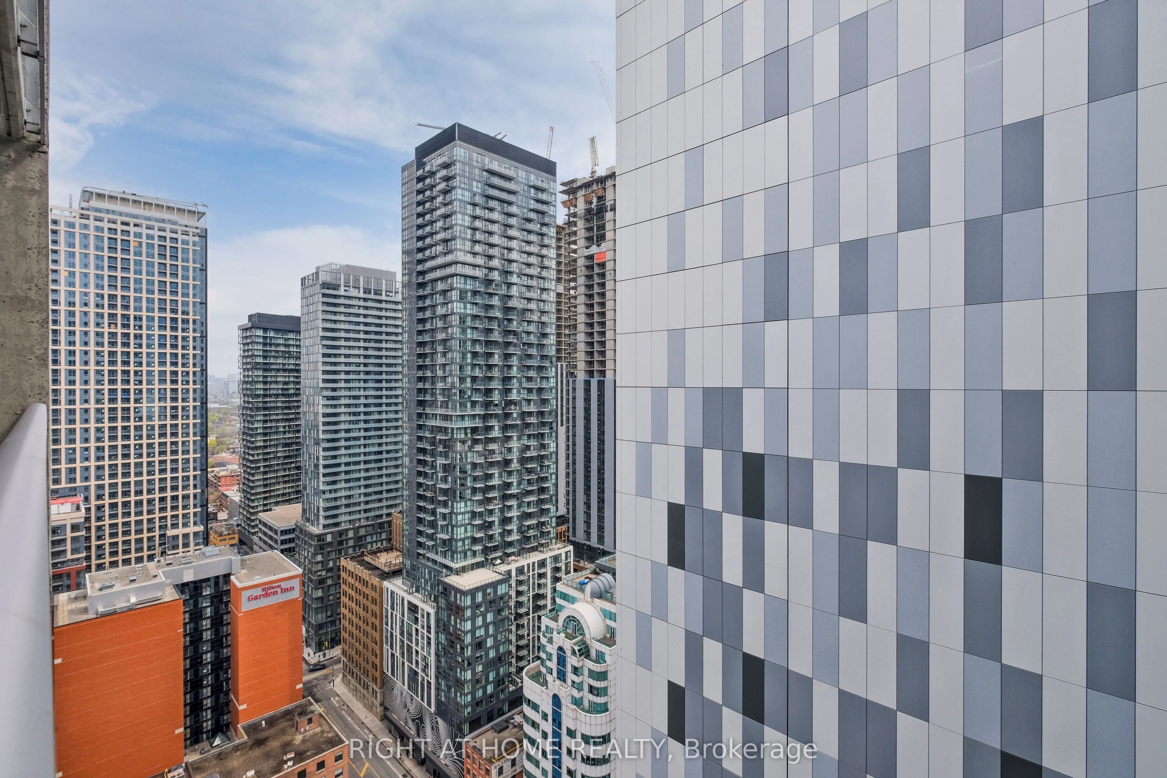 375 King Street W, #3106