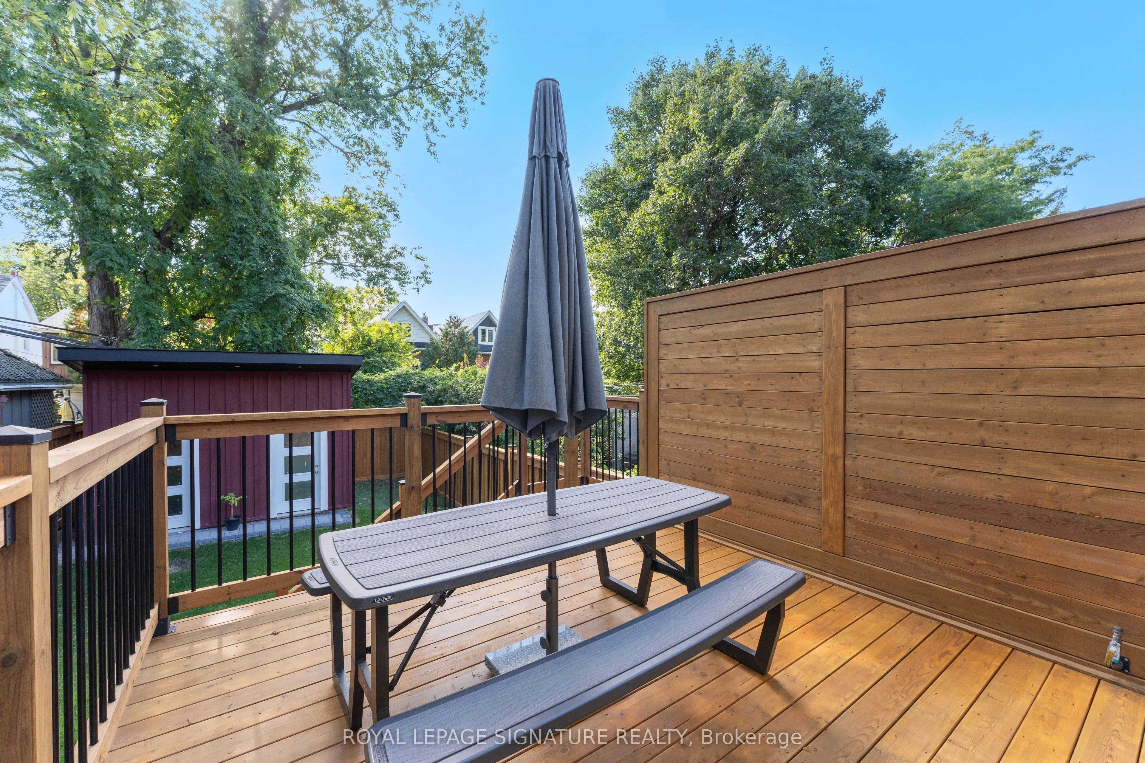 37 Manor Road E
