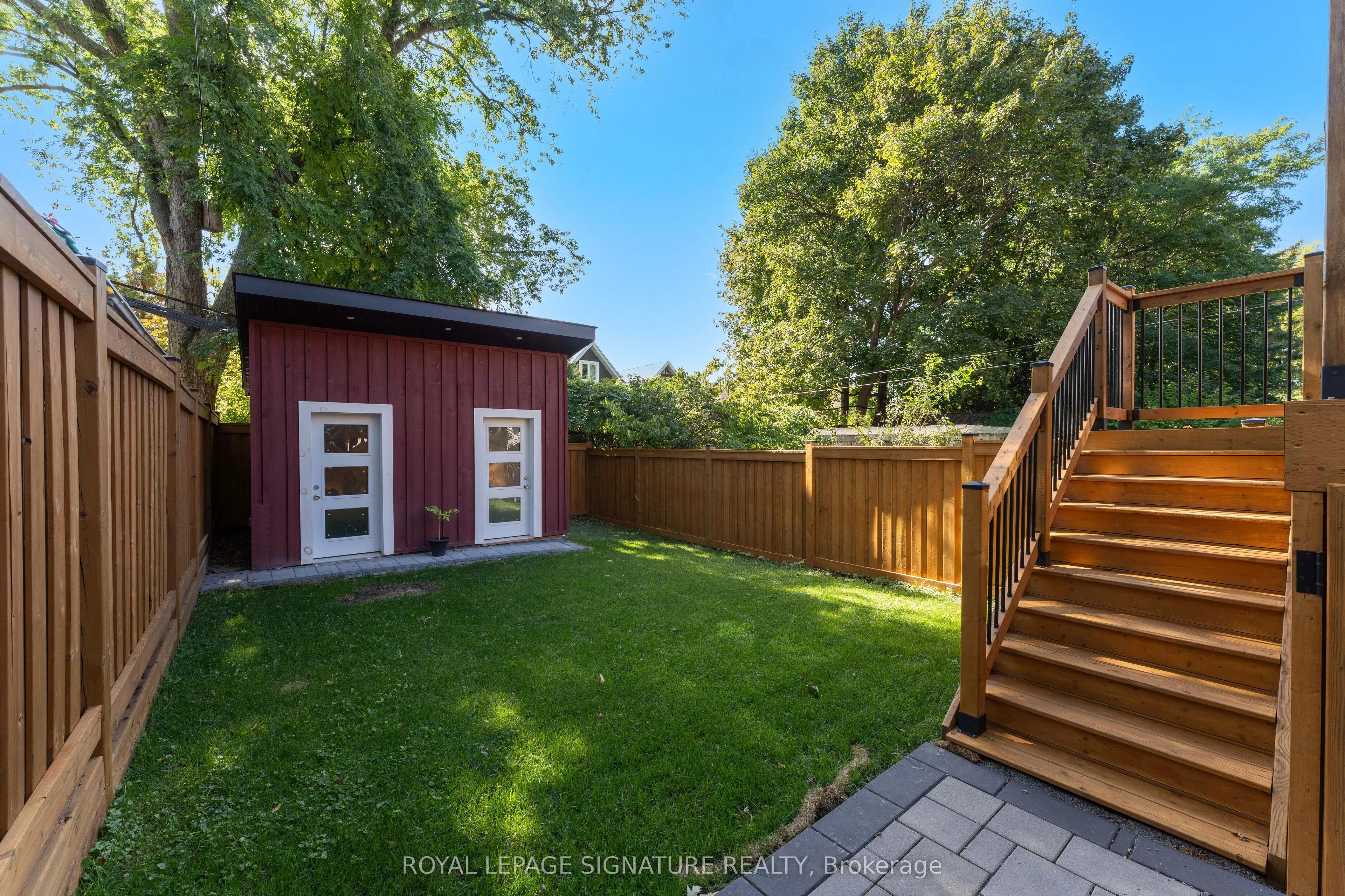 37 Manor Road E