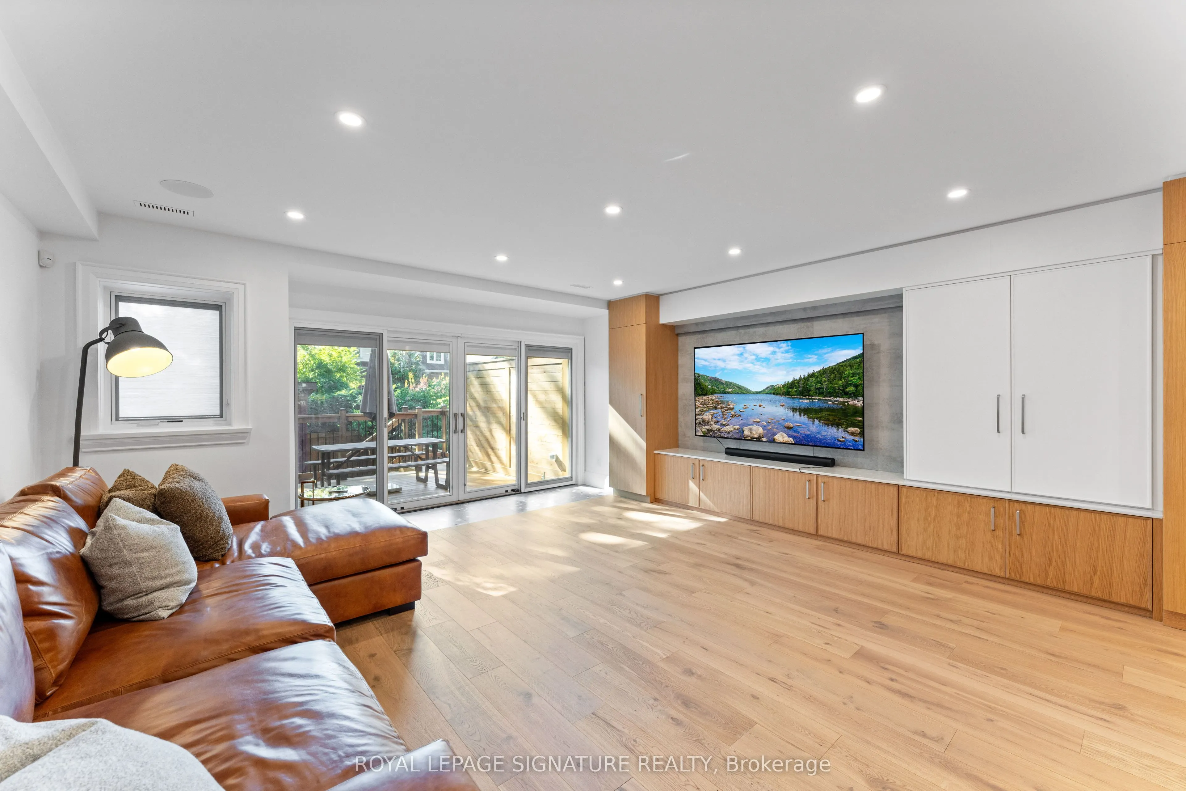 37 Manor Road E