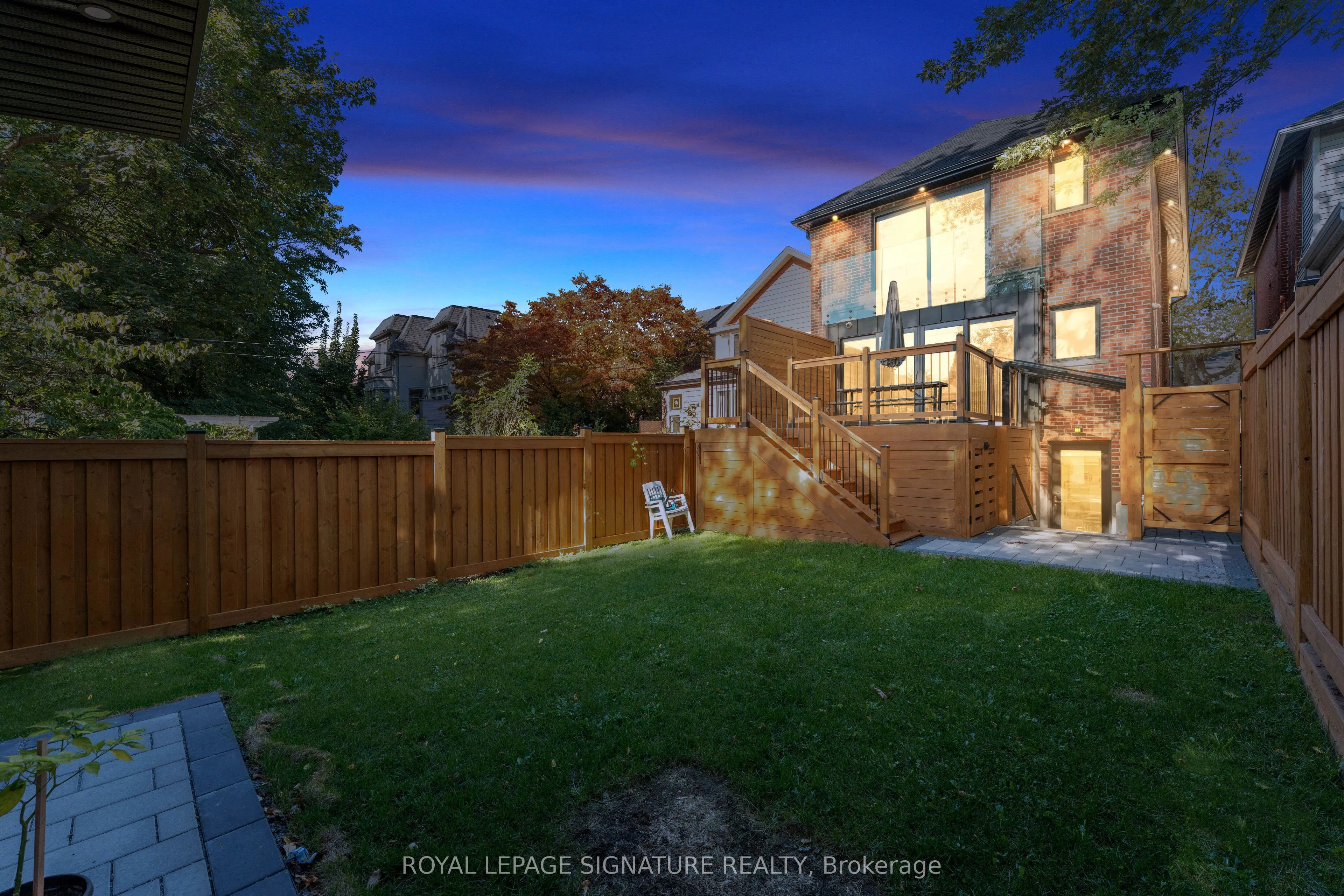 37 Manor Road E