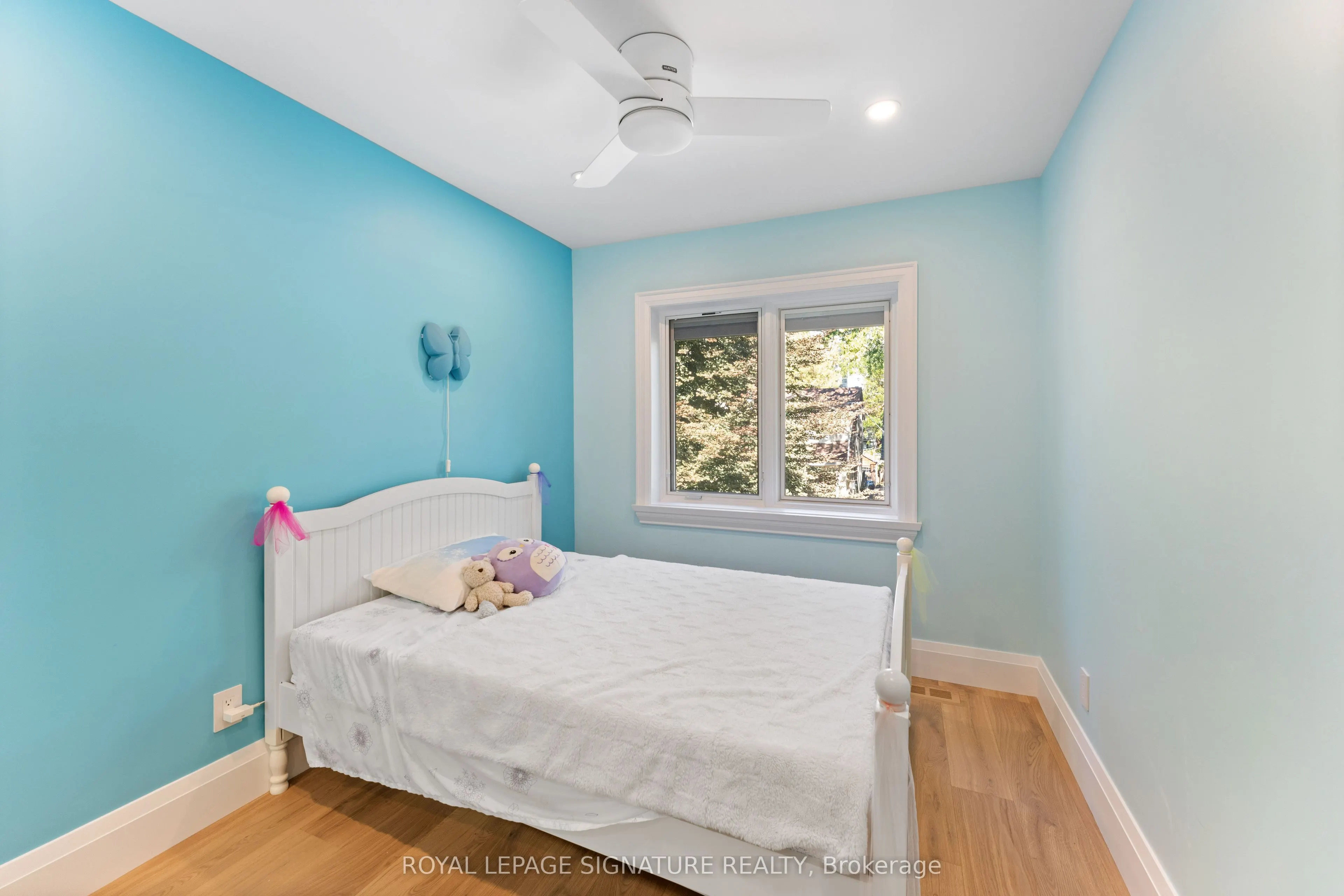 37 Manor Road E
