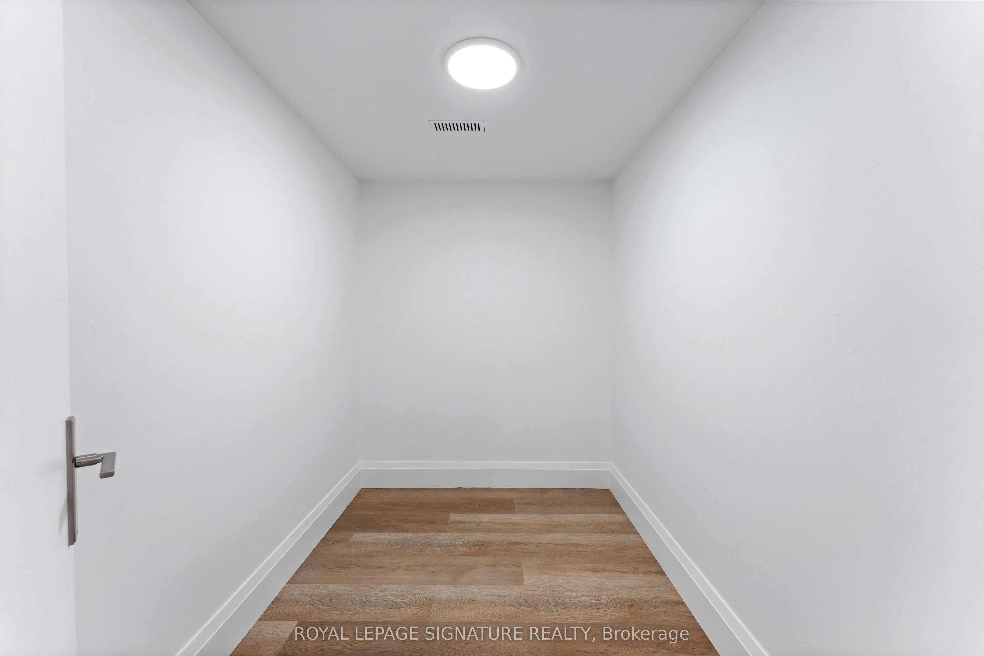 37 Manor Road E