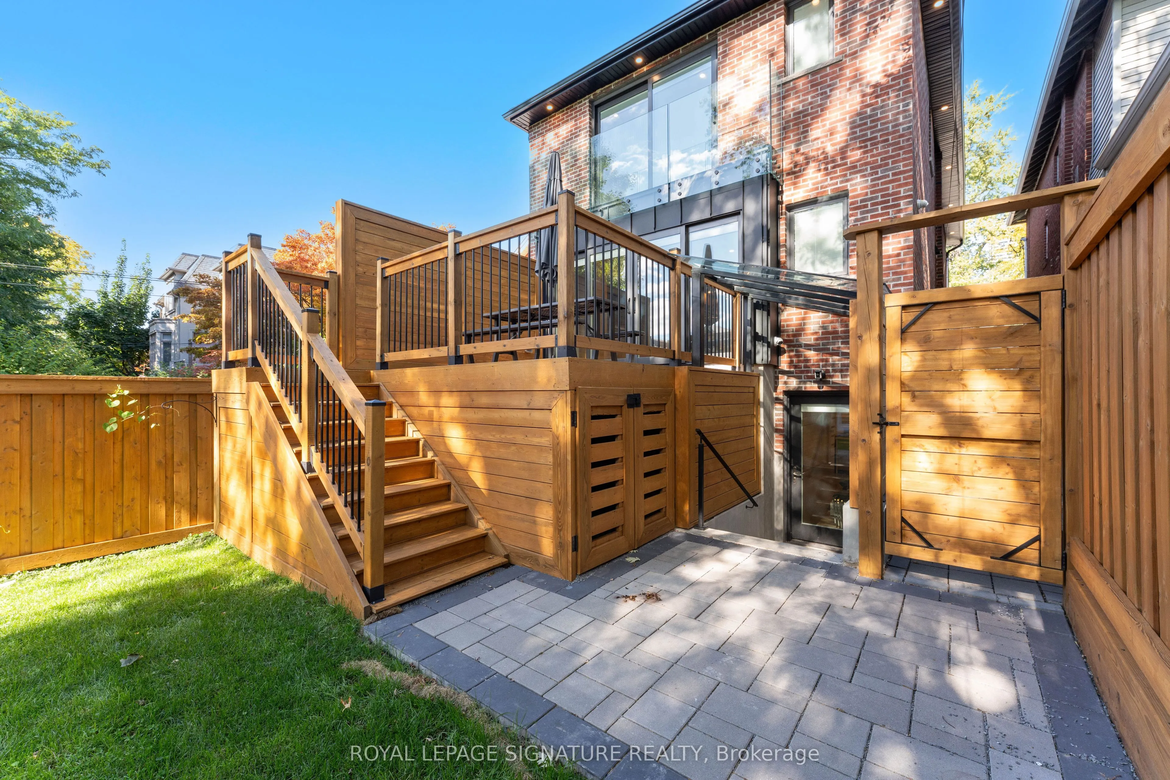 37 Manor Road E