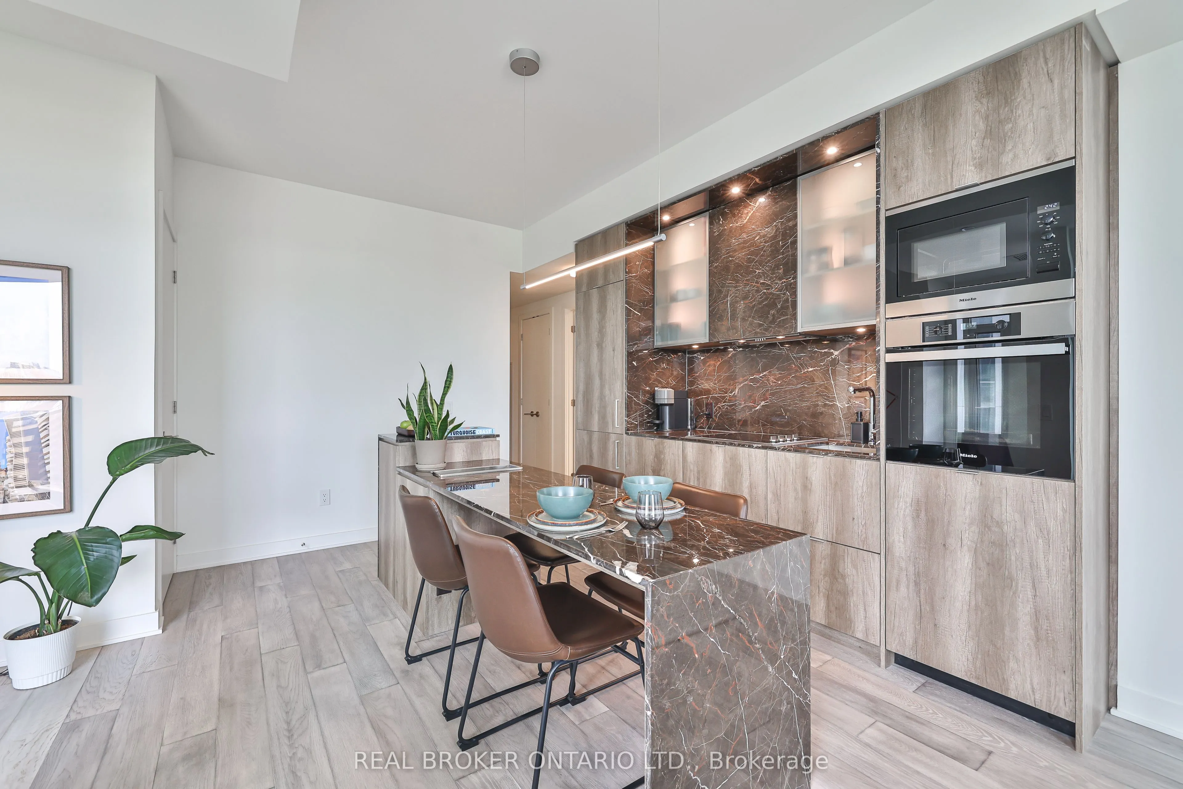 11 Yorkville Avenue, #1205