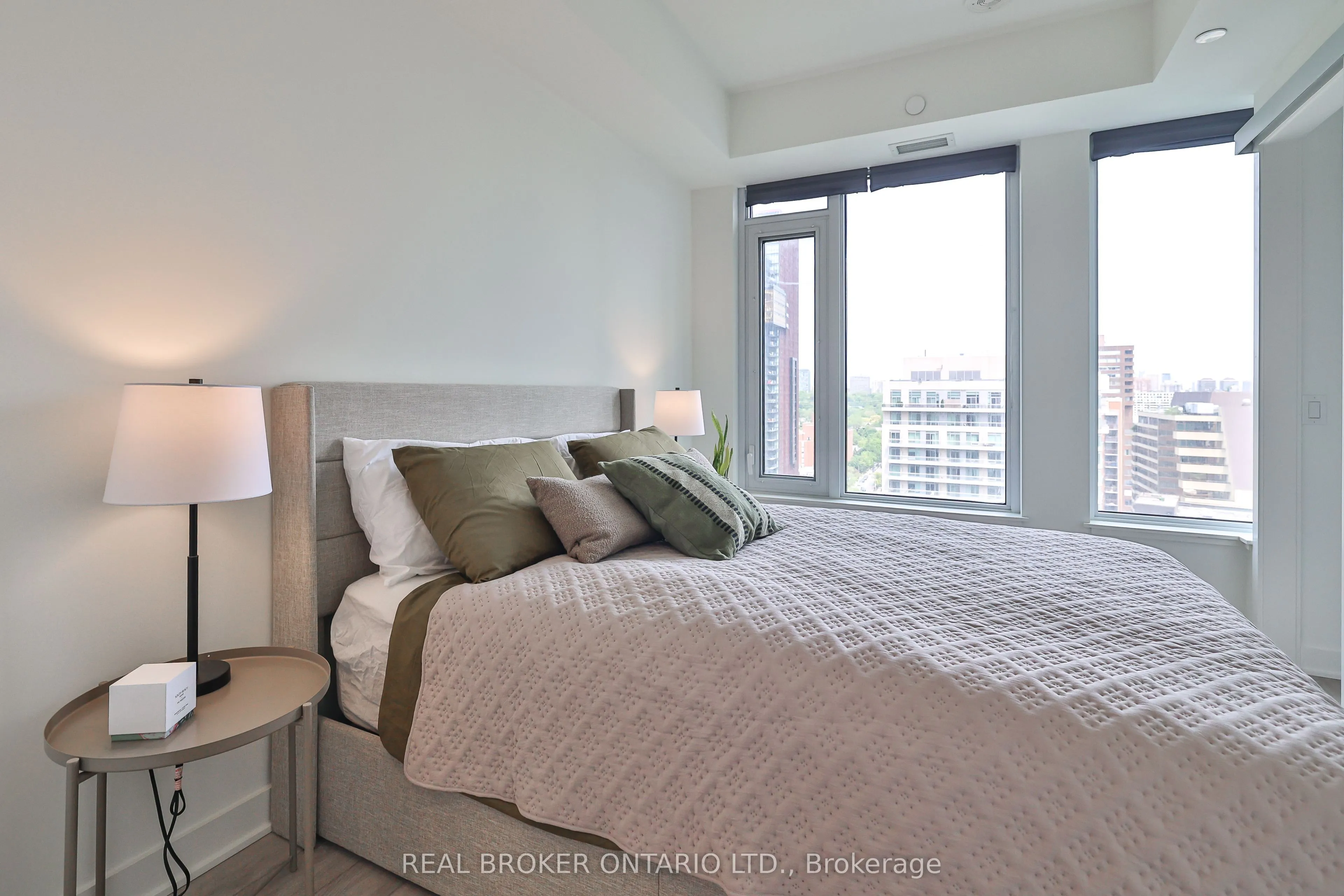 11 Yorkville Avenue, #1205