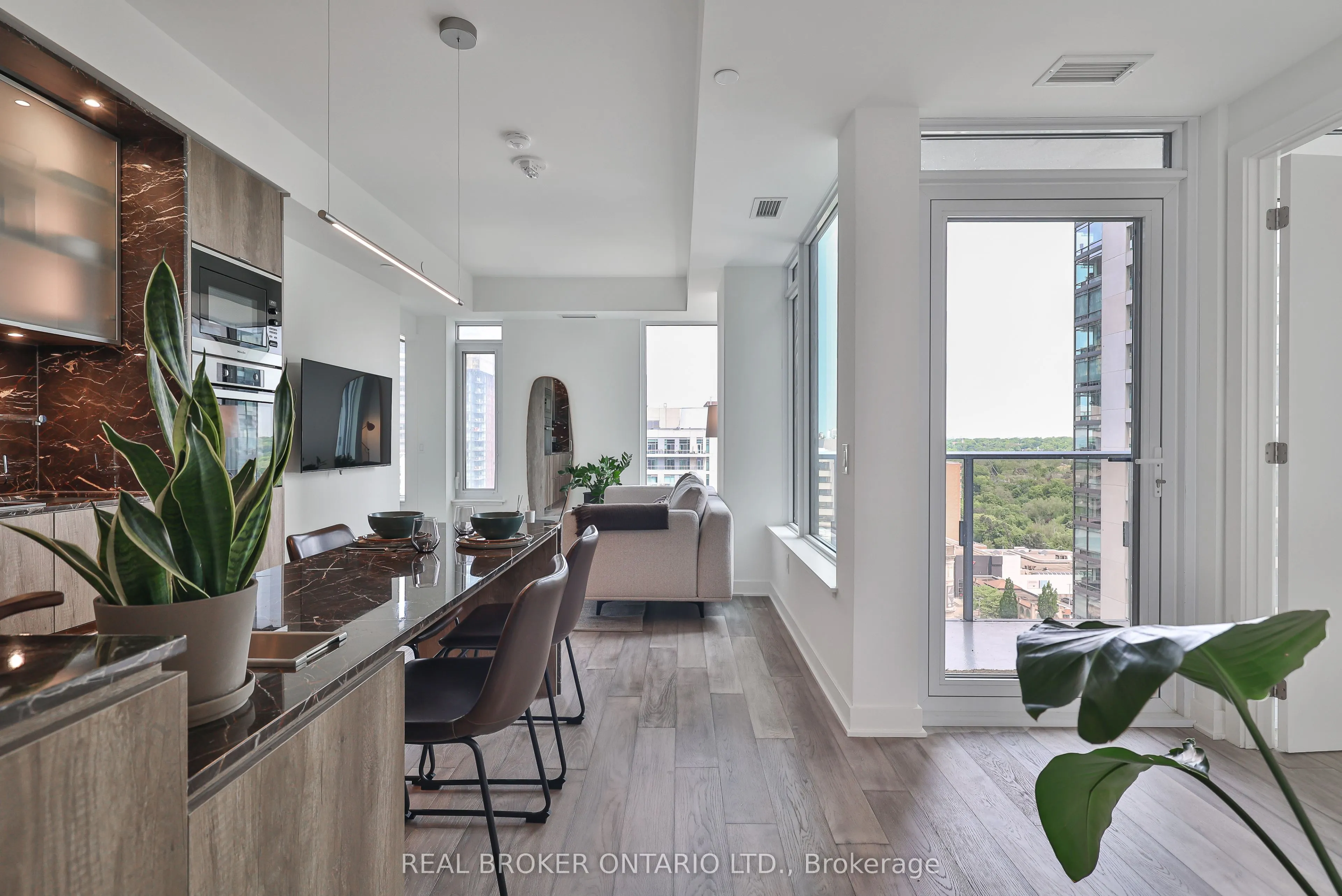 11 Yorkville Avenue, #1205