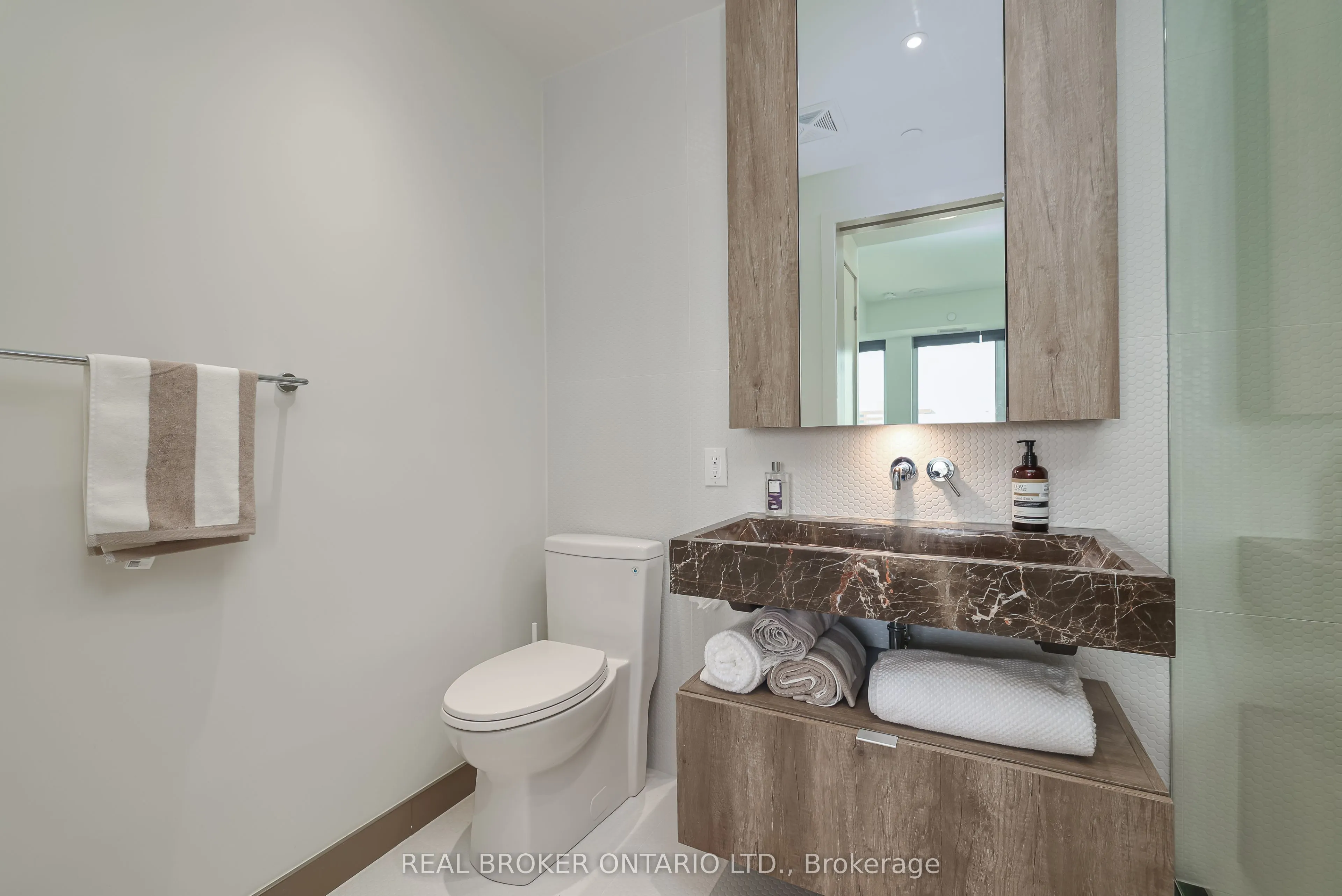 11 Yorkville Avenue, #1205