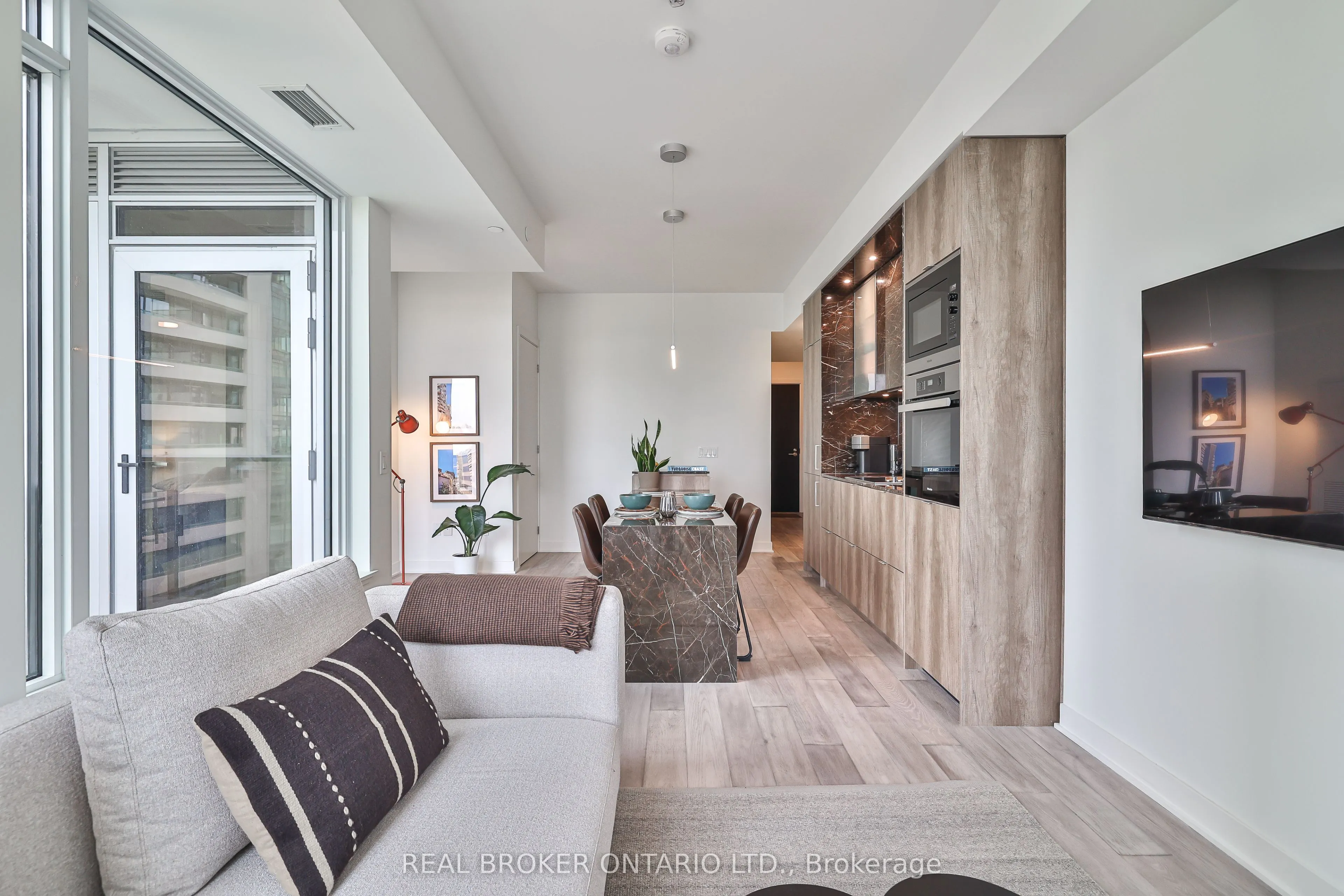 11 Yorkville Avenue, #1205